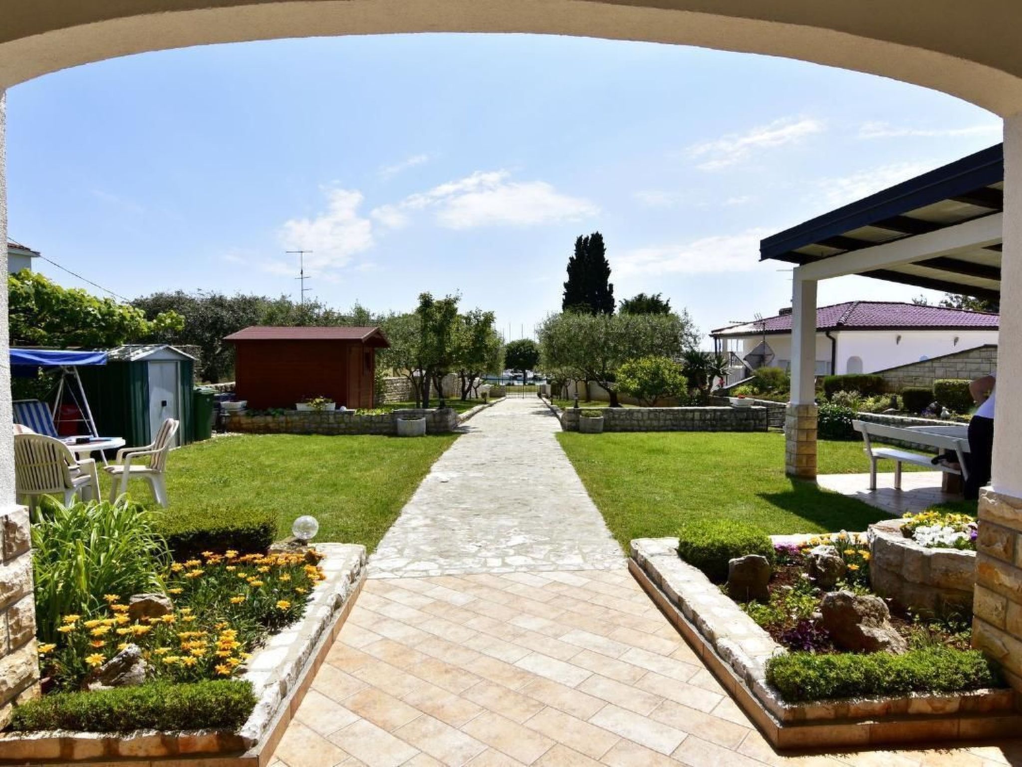 Große Wohnung in Umag mit Großem Garten und Meerblick-Image-tags.info