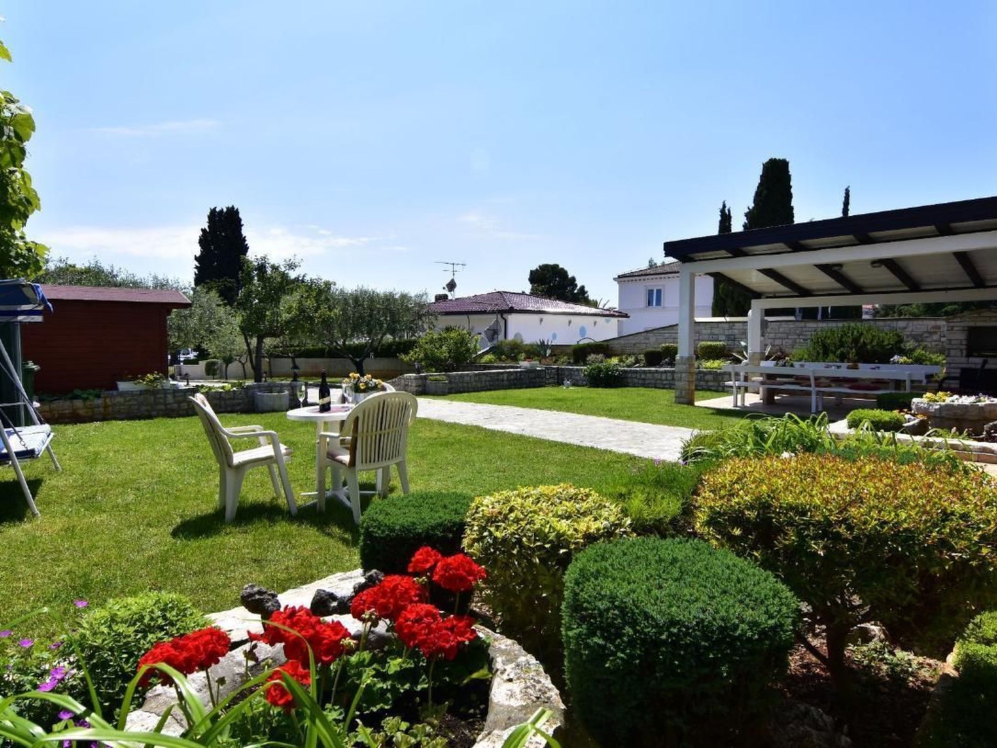 Große Wohnung in Umag mit Großem Garten und Meerblick-Image-tags.info