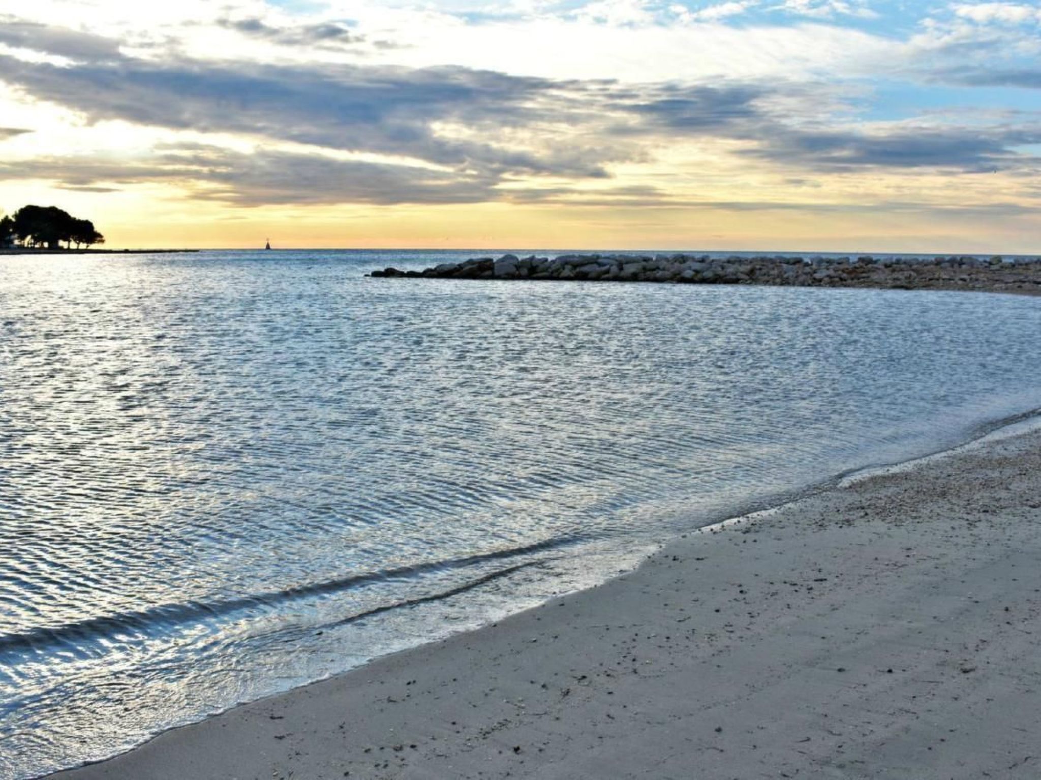 Große Wohnung in Umag mit Großem Garten und Meerblick-Image-tags.info