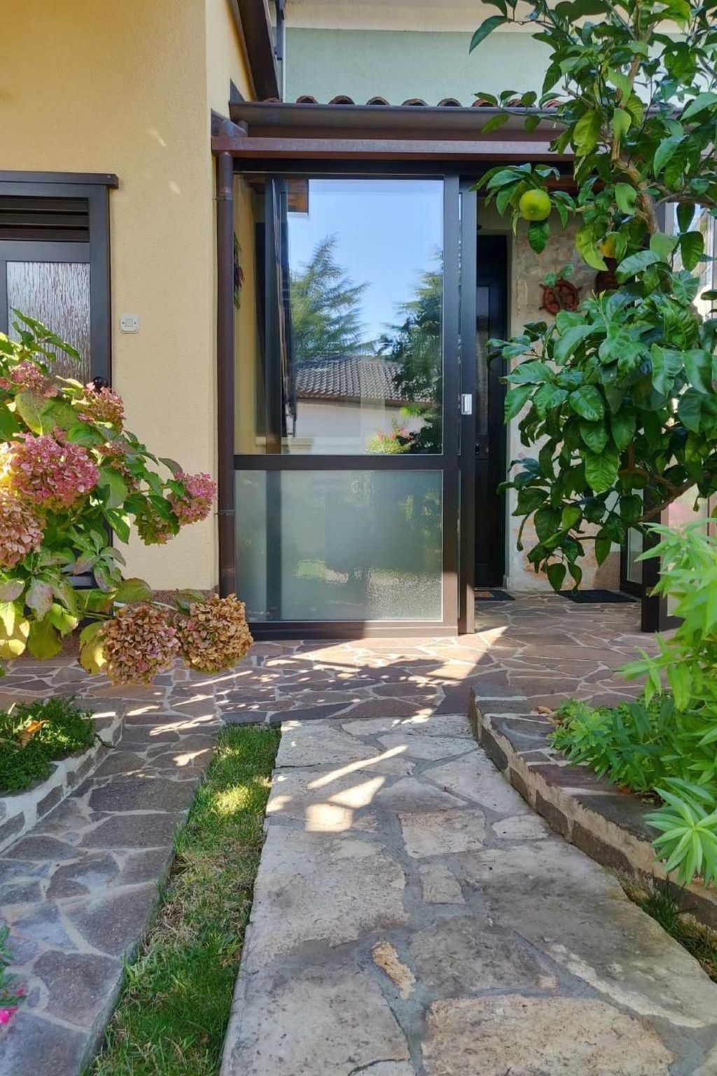 Tolles Appartement in Umag mit Grill, Terrasse und Garten-Image-tags.info