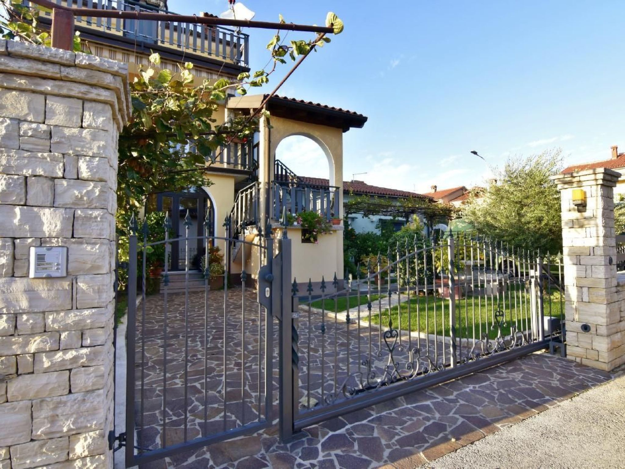 Tolles Appartement in Umag mit Grill, Terrasse und Garten-Image-tags.info