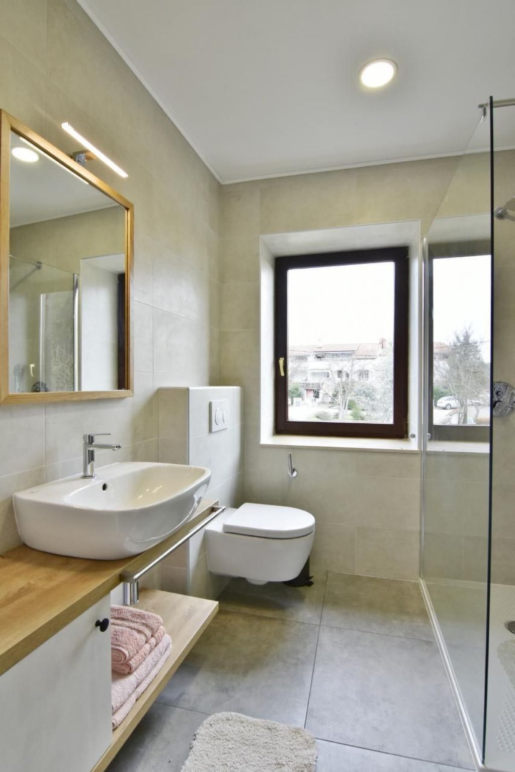 Wohnung in Valica mit Großem Garten