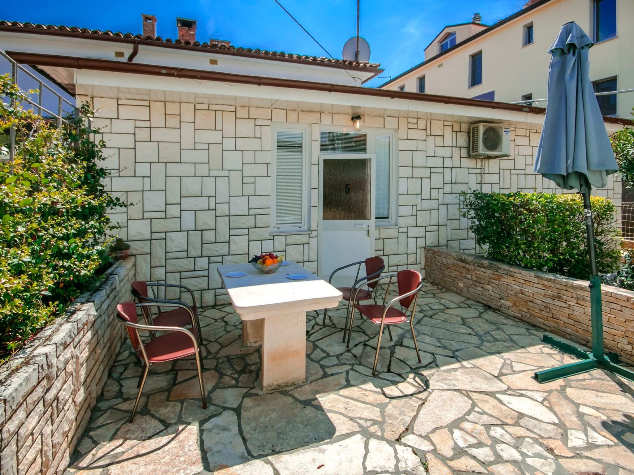 Apartment Nika 5 in der Residenz mit Pool und Whirlpool in Strandnähe-Buiten