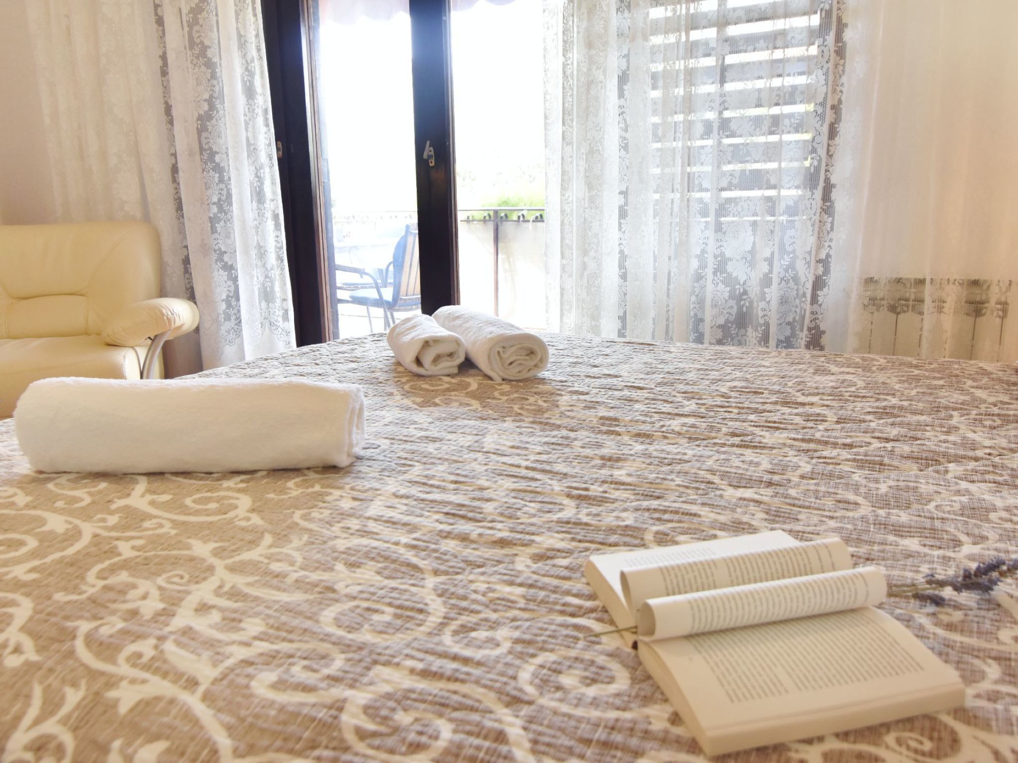 Elizabeta-Image-tags.info