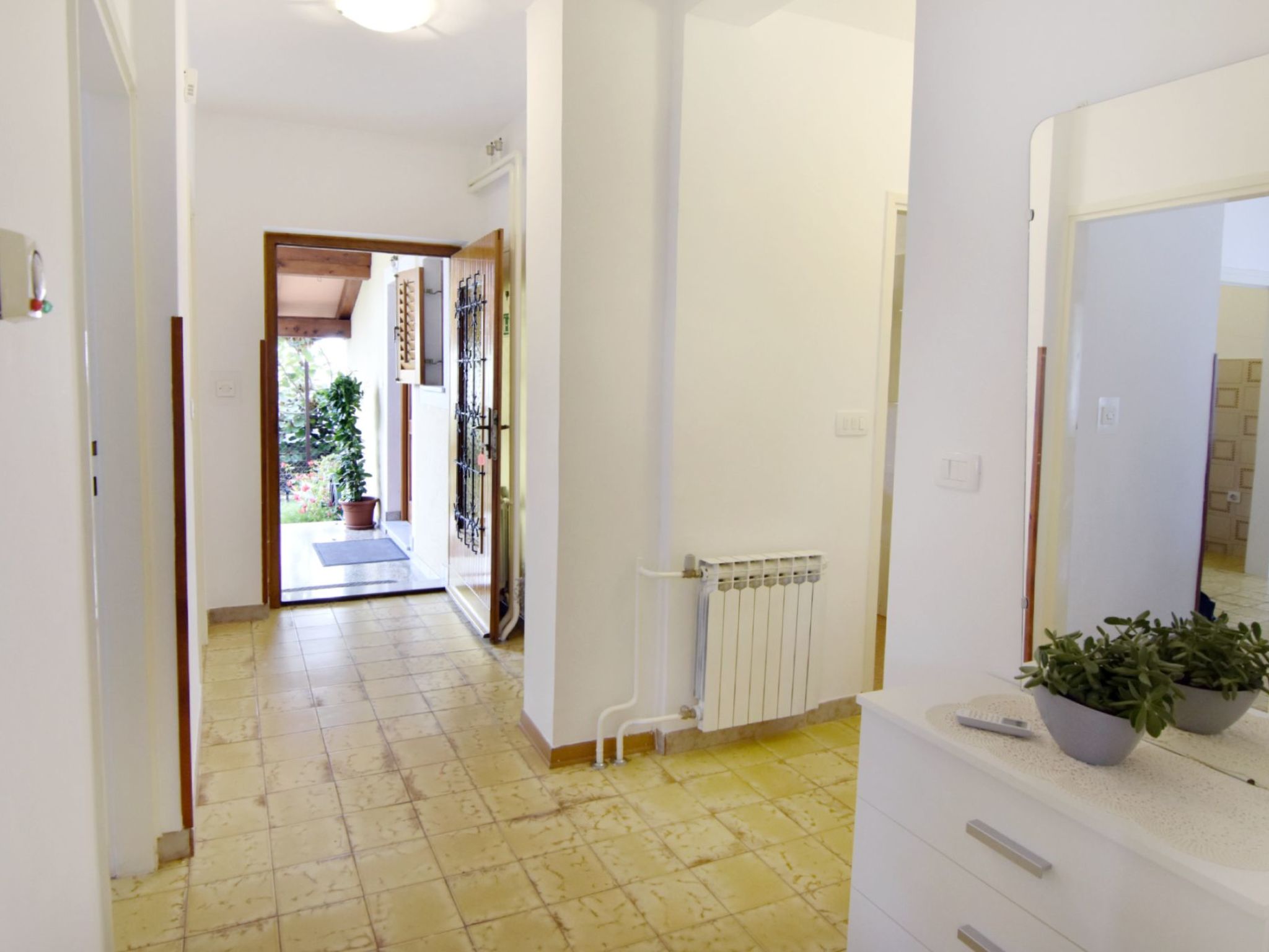 Elizabeta-Image-tags.info