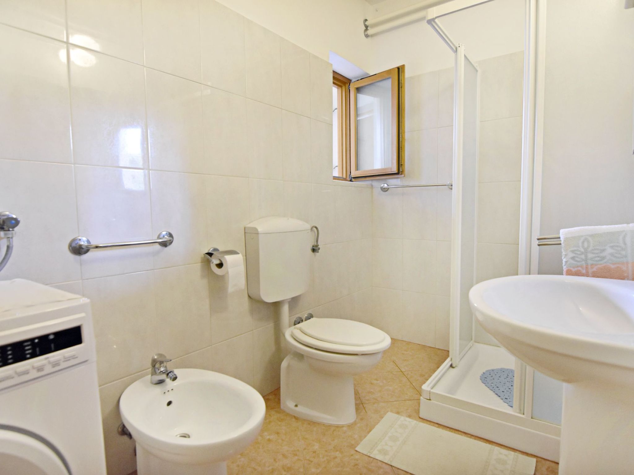 Elizabeta-Image-tags.info