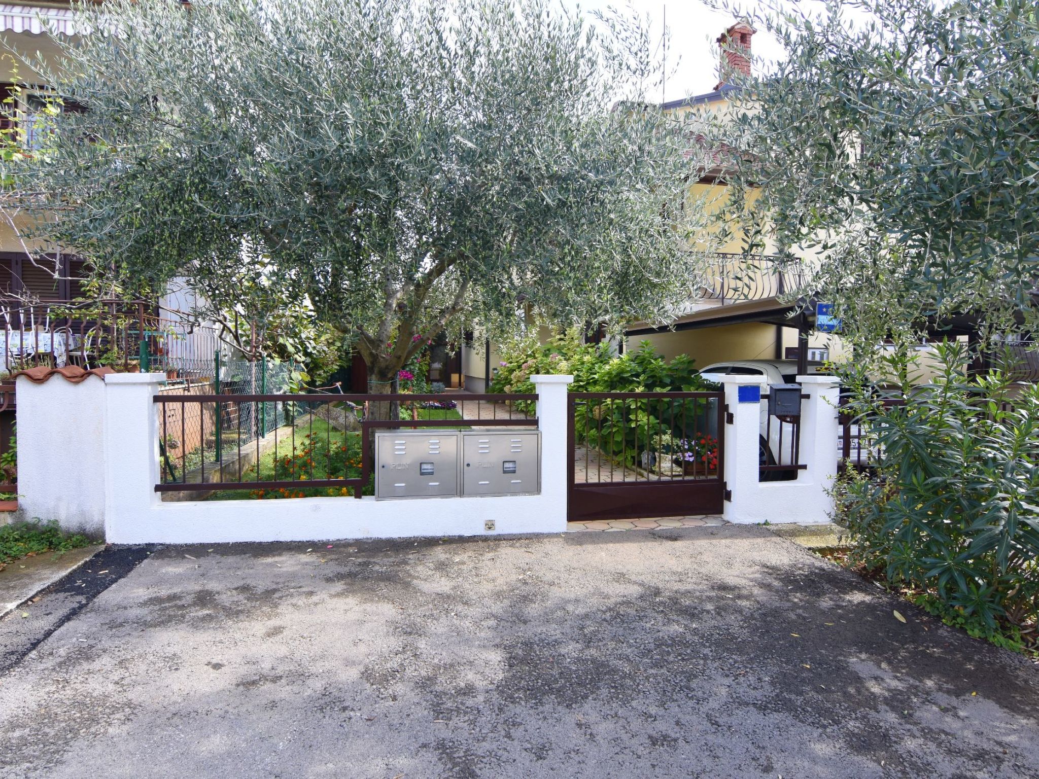 Elizabeta-Image-tags.info