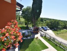 Luchtig appartement in Valica met grote tuin, vlakbij strand Kanegra - thumbnail 2