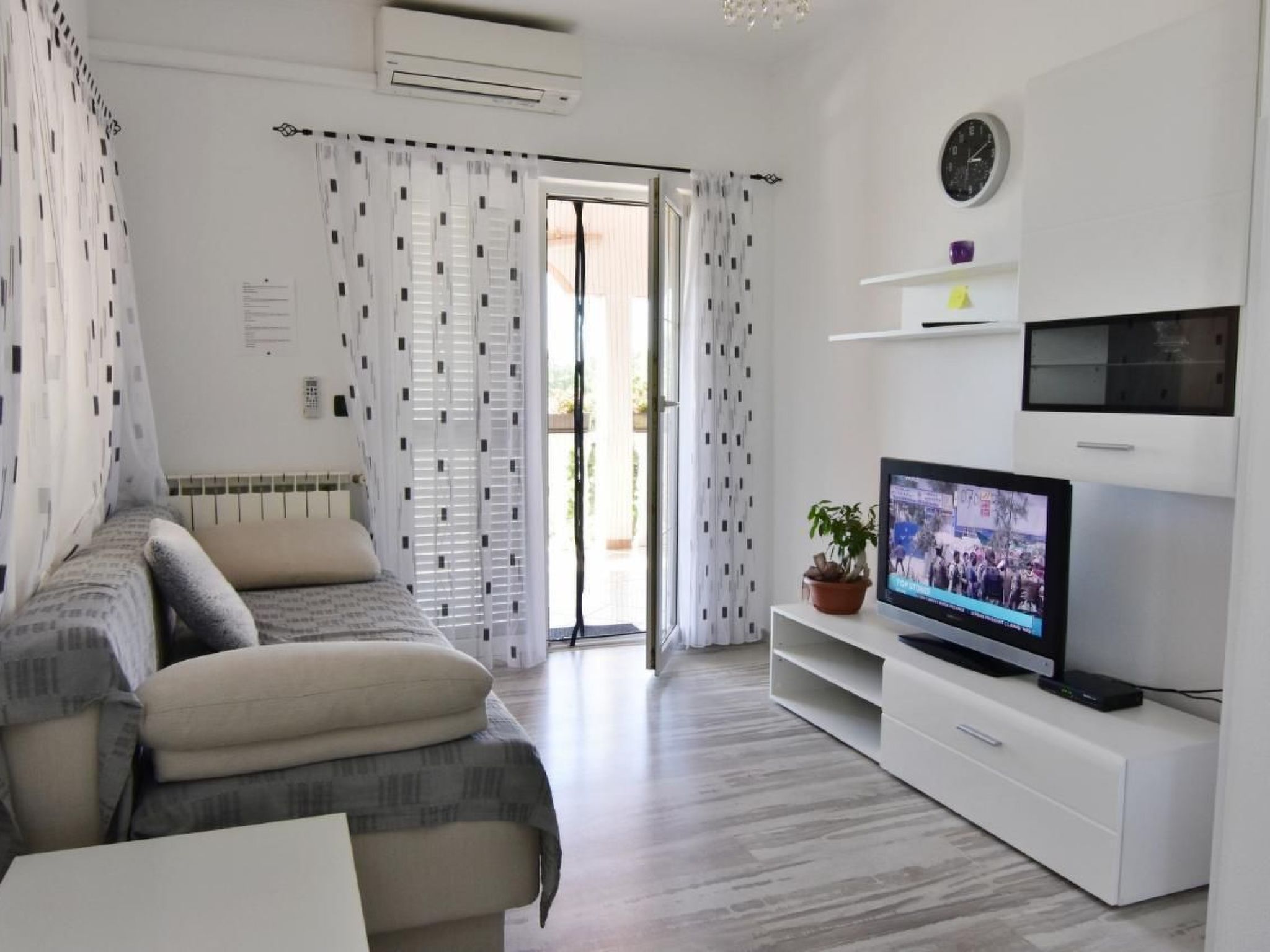 Klimatisierte Wohnung in Valica mit Großem Garten-Image-tags.info