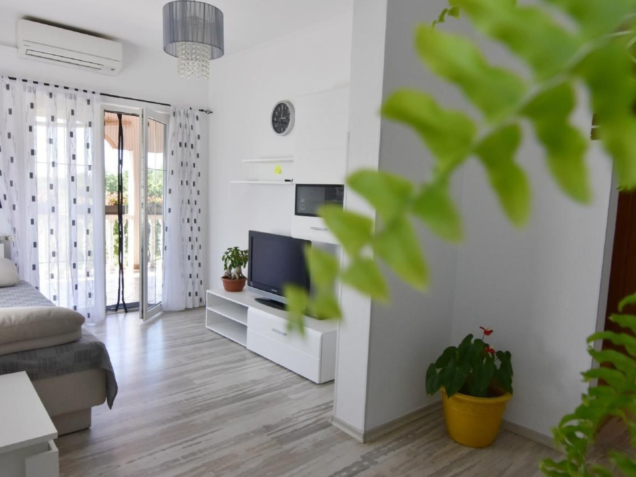 Klimatisierte Wohnung in Valica mit Großem Garten-Image-tags.info