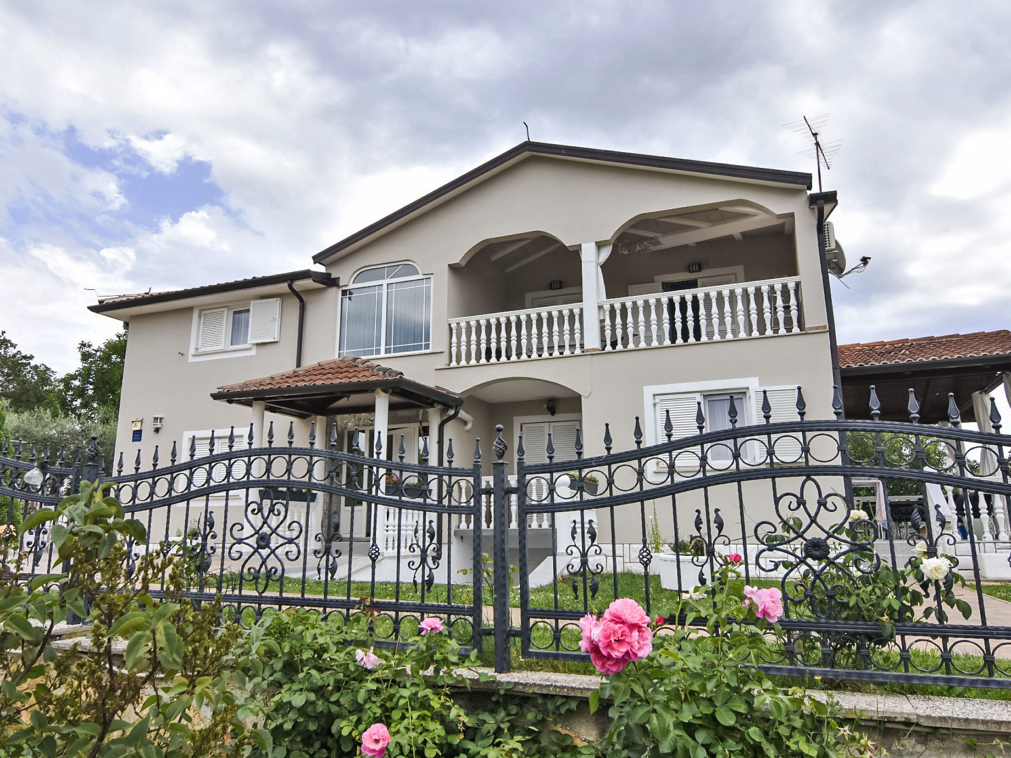Photo of Klimatisierte Wohnung in Valica mit Großem Garten