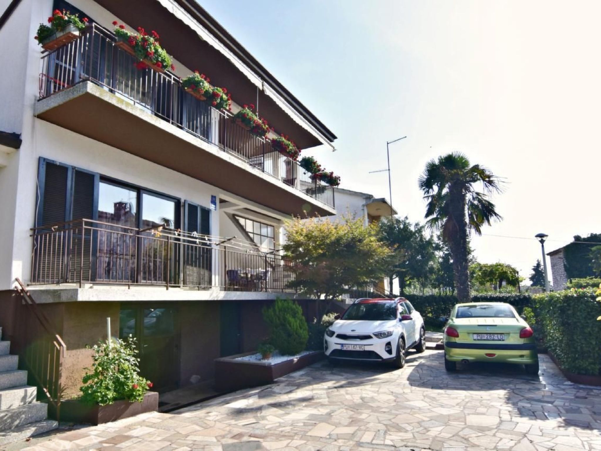 Vedrana 4-Image-tags.info