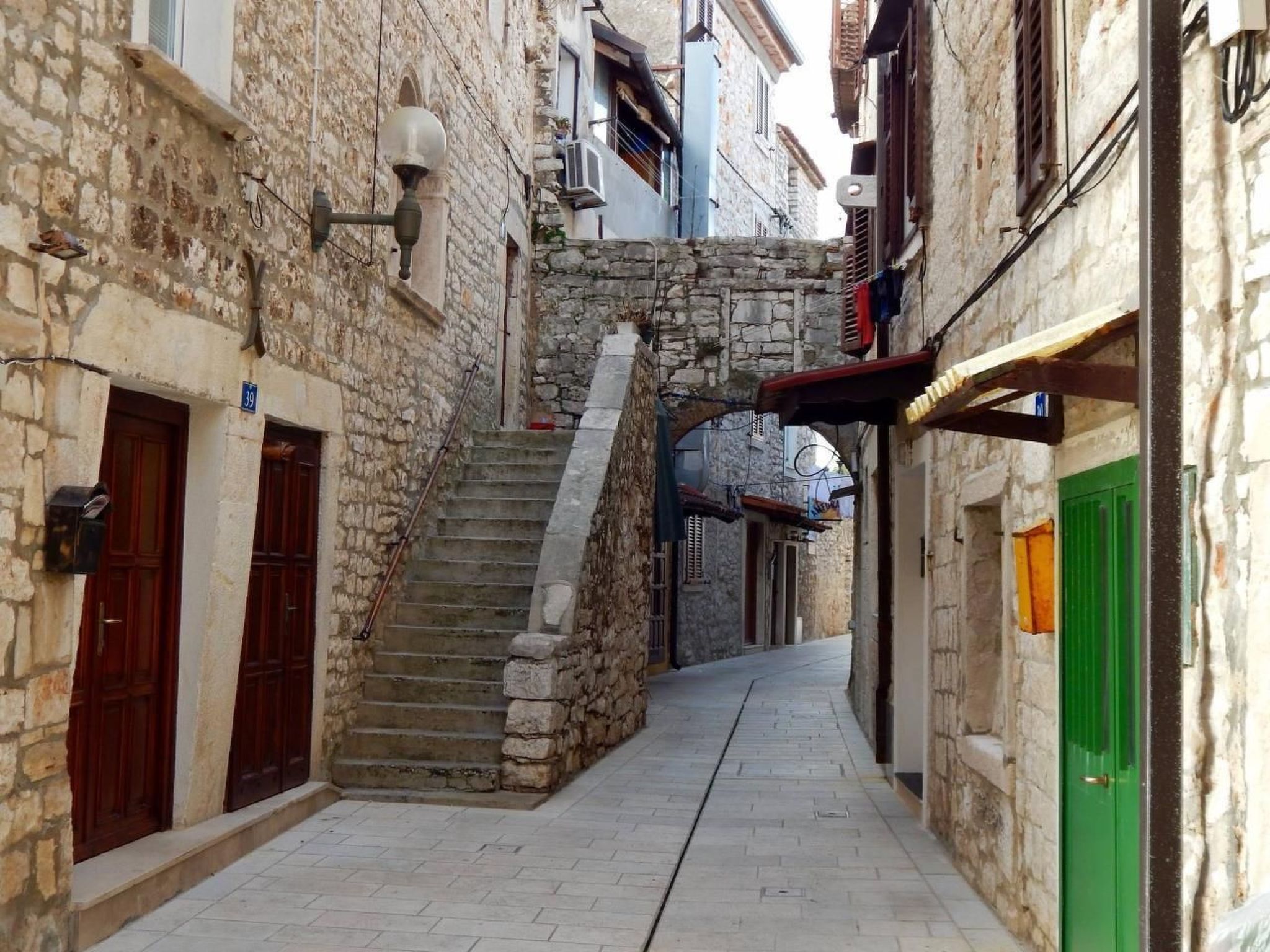 Vedrana 4-Image-tags.info