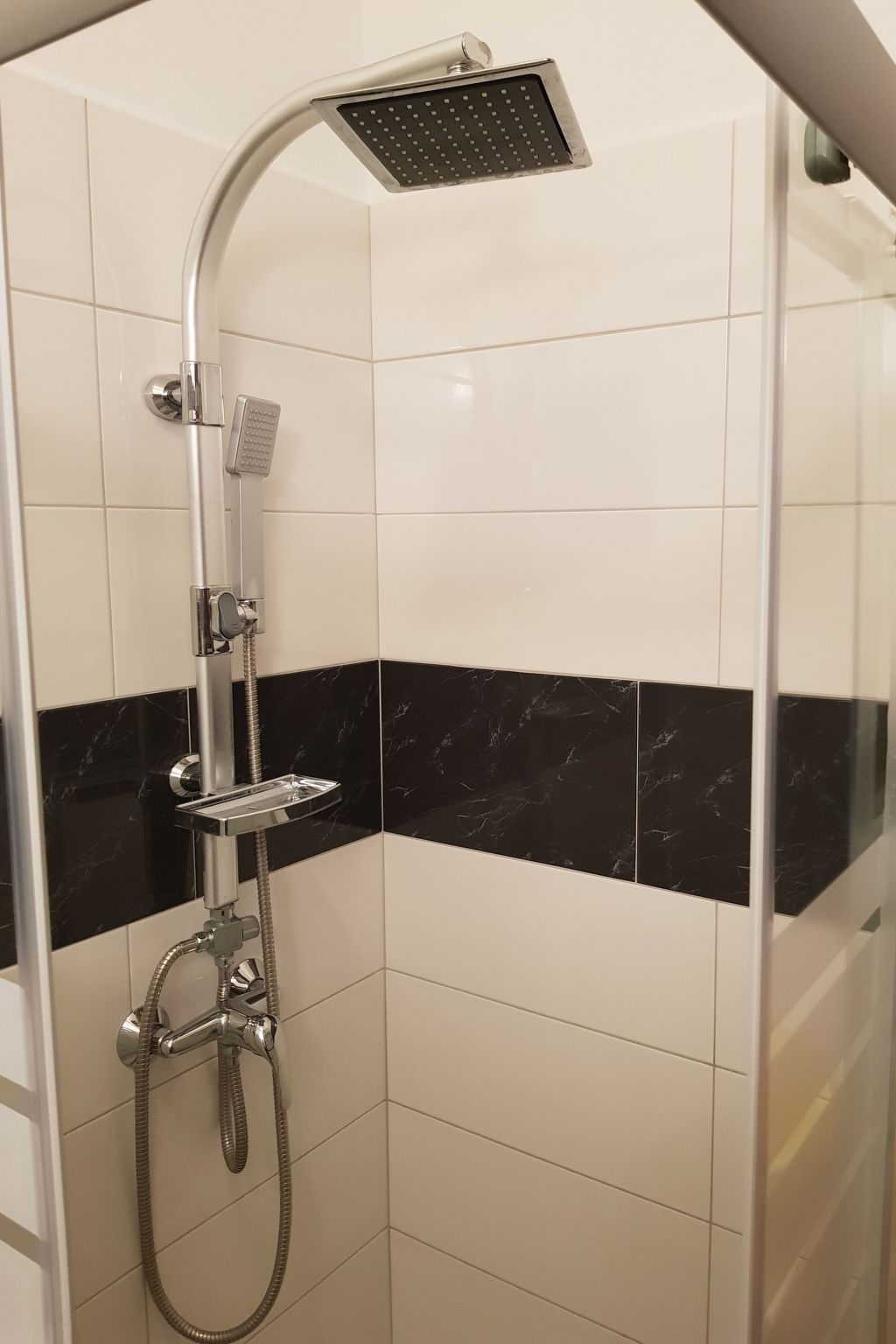 Wohnung Hama Komunela mit Garten und Stellplatz-Binnen