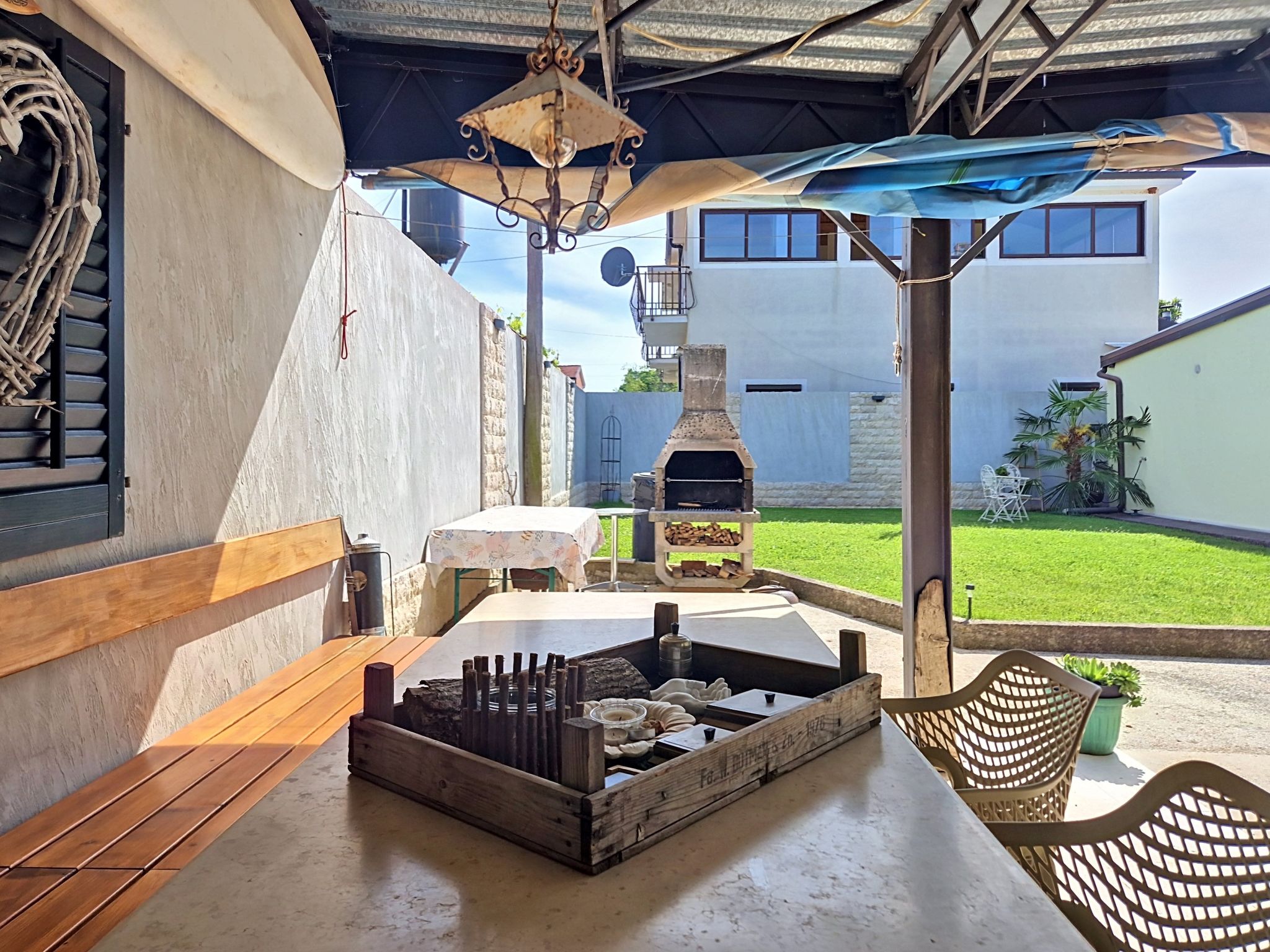 Srećko - Drinnen