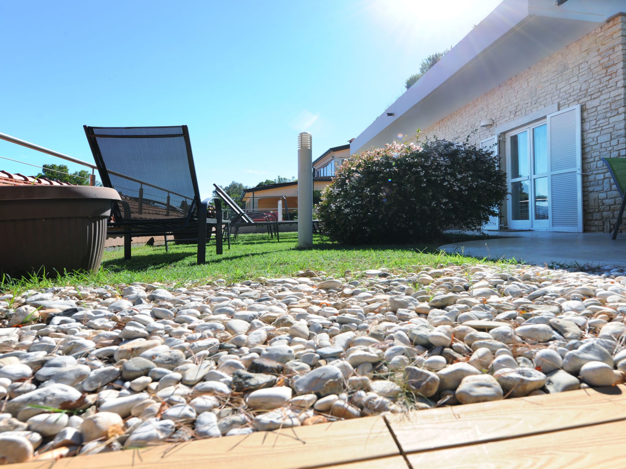 Wunderschöne Wohnung in Crveni Vrh mit Grill, Terrasse und Garten - Image-tags.info