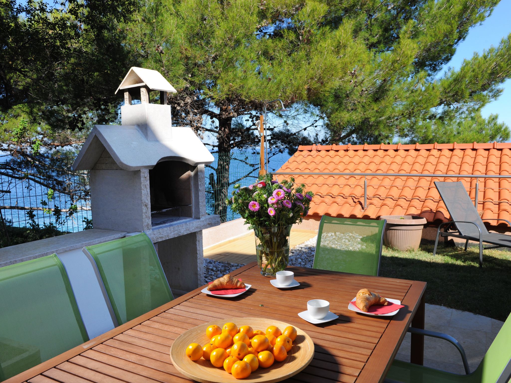 Wunderschöne Wohnung in Crveni Vrh mit Grill, Terrasse und Garten - Image-tags.info