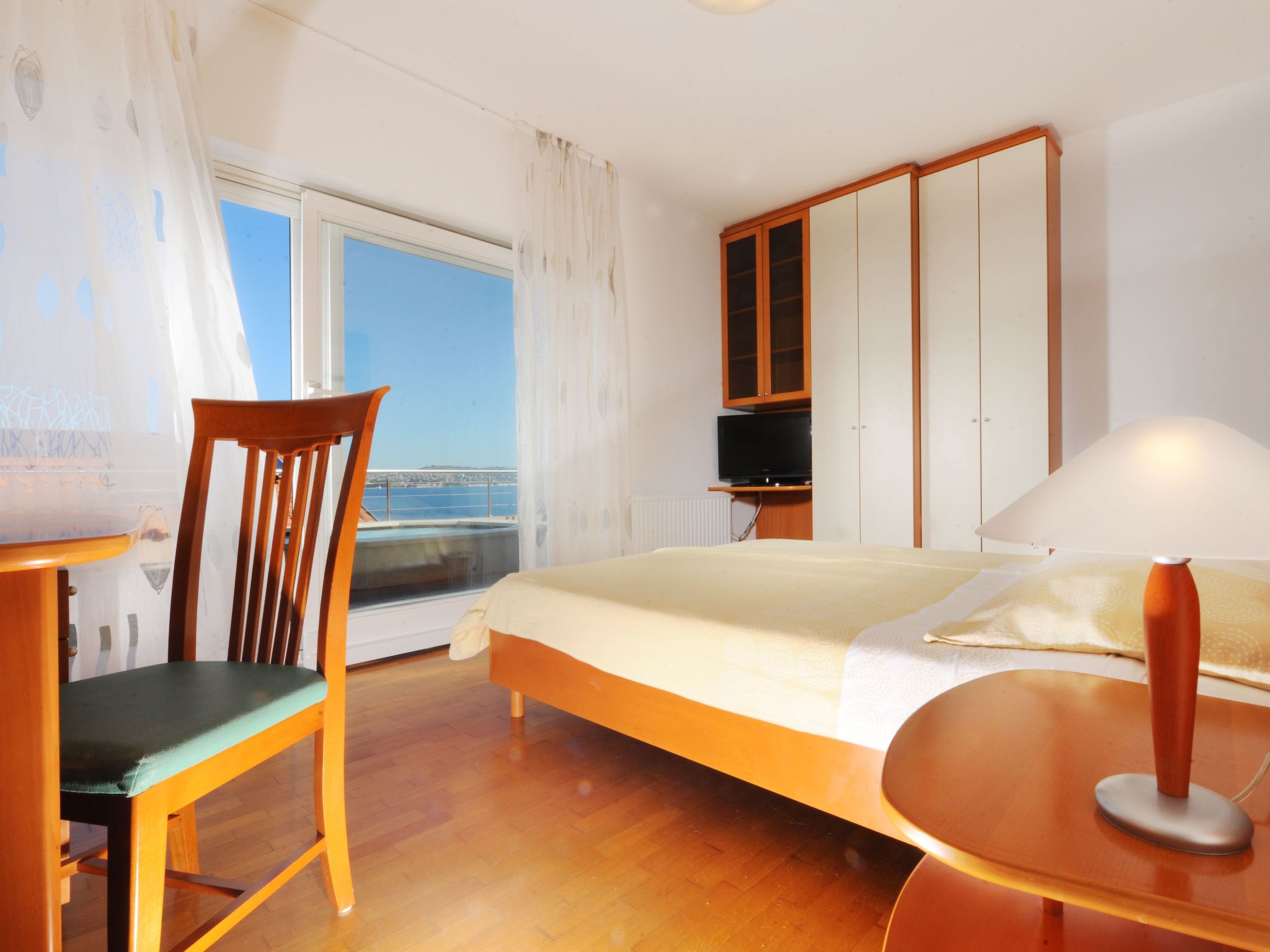 Wunderschöne Wohnung in Crveni Vrh mit Grill, Terrasse und Garten - Image-tags.info
