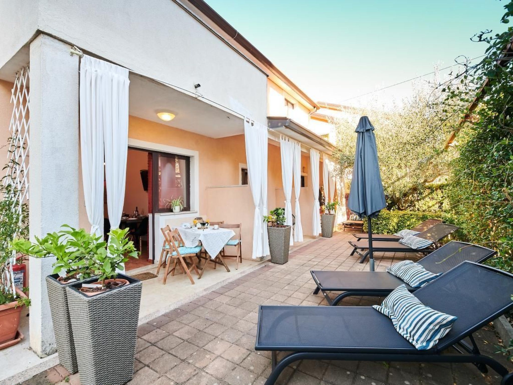 Wohnung Noa 4 Bašanija in der Nähe des Meeres, Terrasse, Grill, Parkplatz