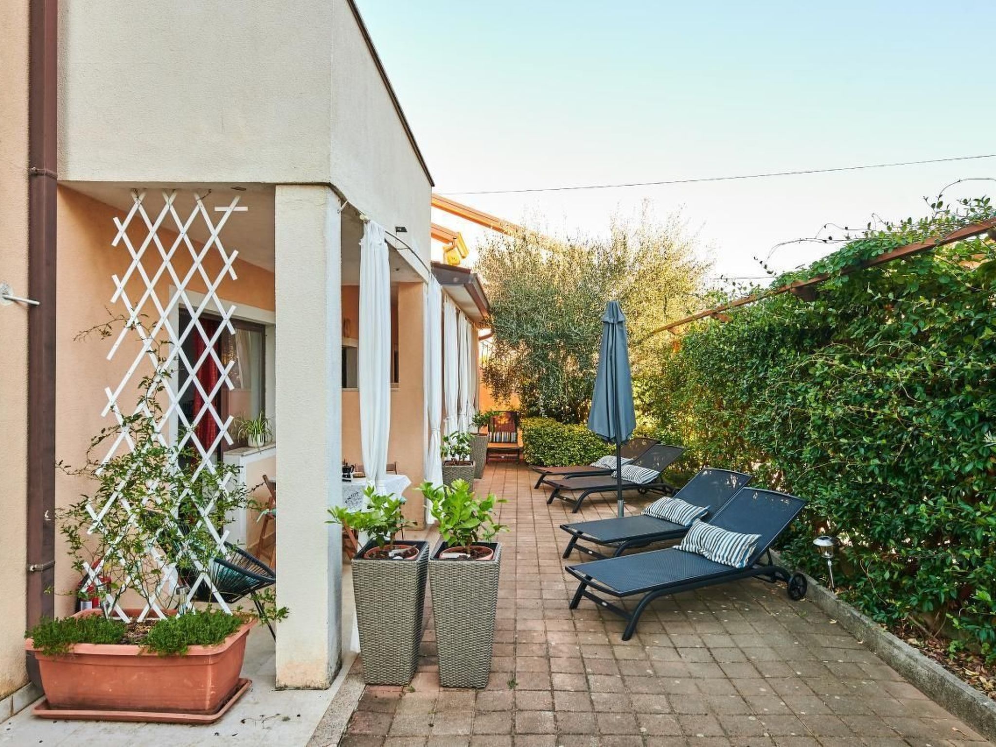 Wohnung Noa 4 Bašanija in der Nähe des Meeres, Terrasse, Grill, Parkplatz - Binnen