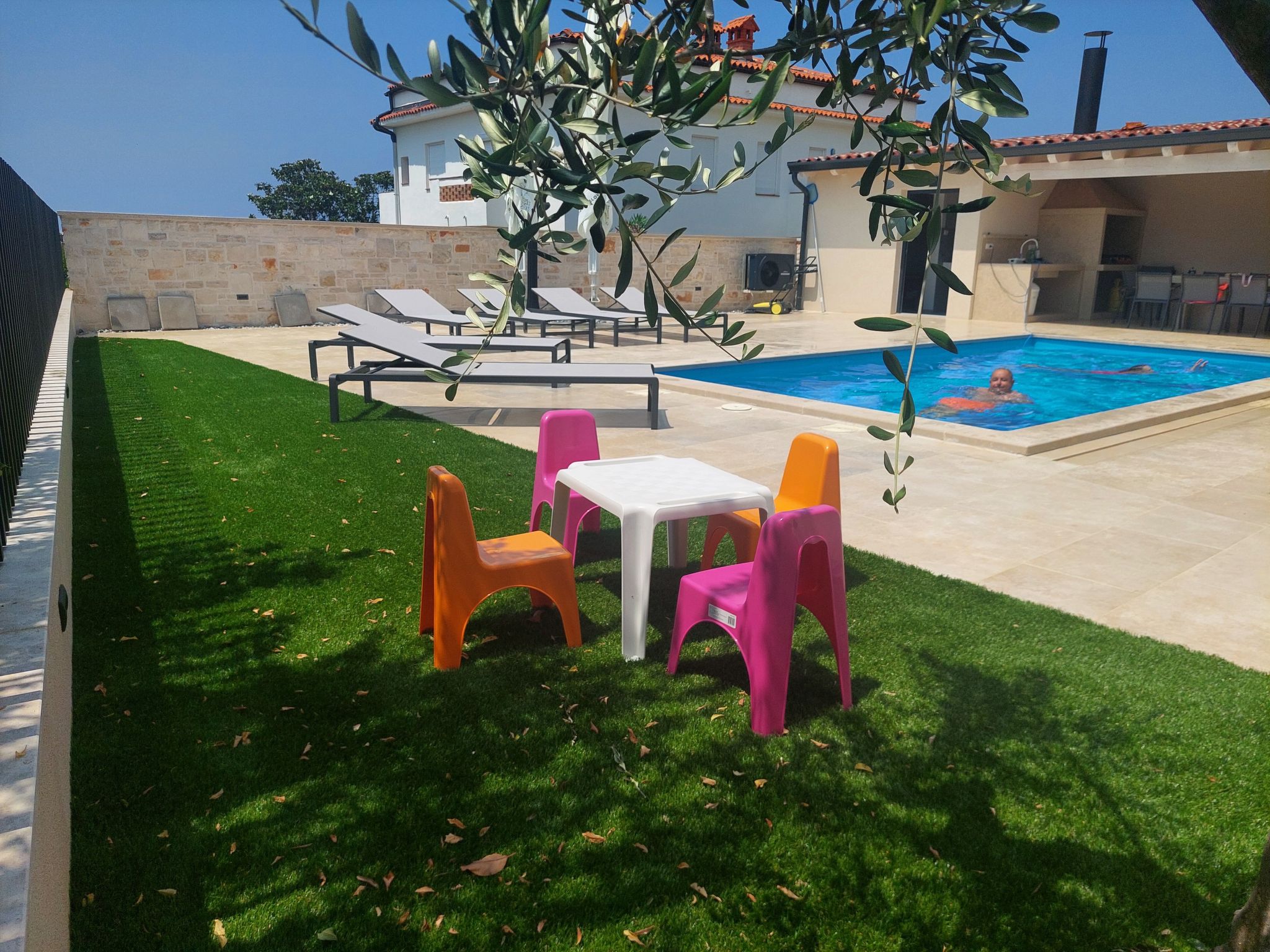 Villa Faro, in der Nähe von Stränden, beheizter Pool, Grillplatz -Istrien