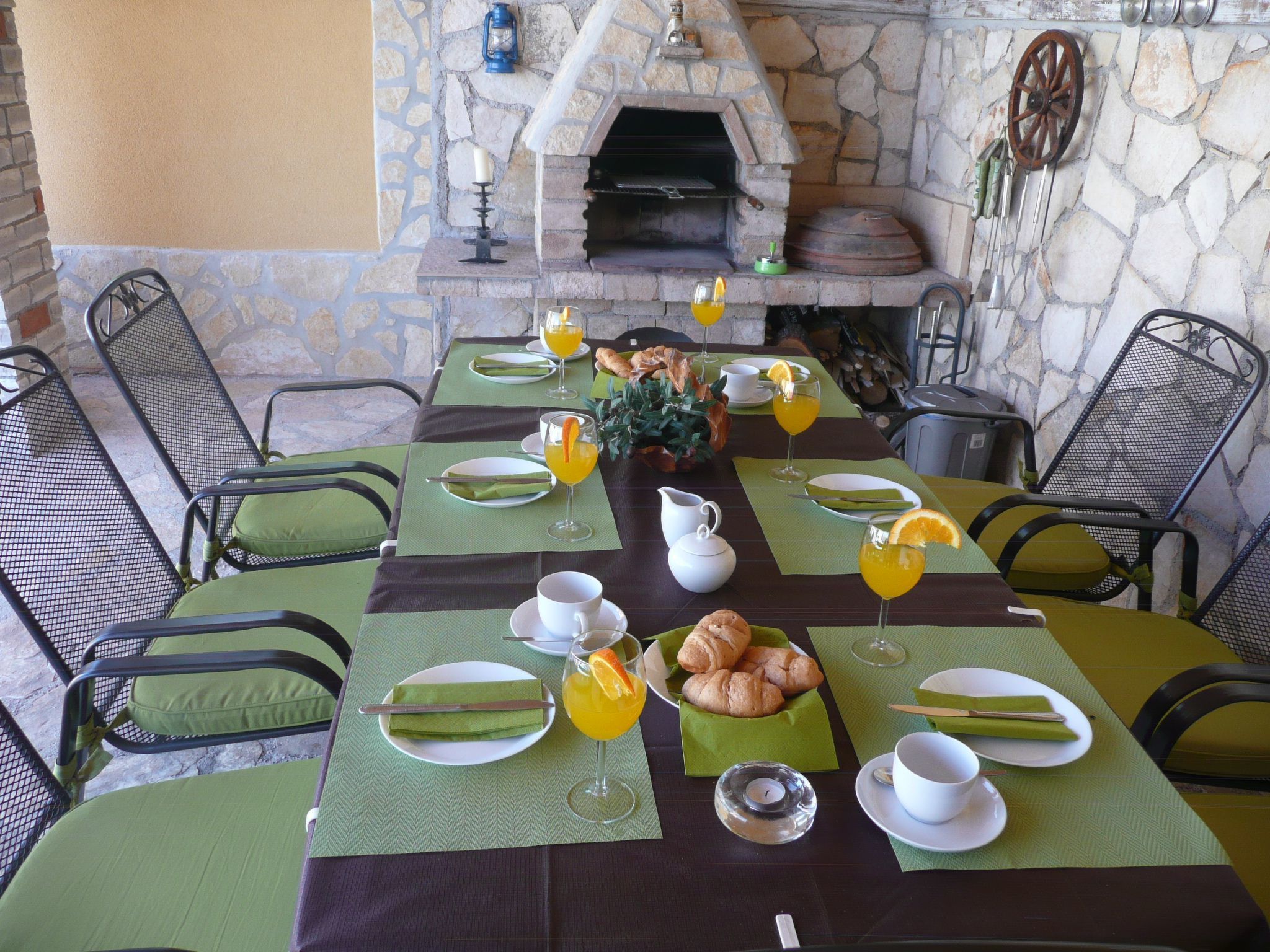 Mit beheiztem Pool und Meerblick-Inside