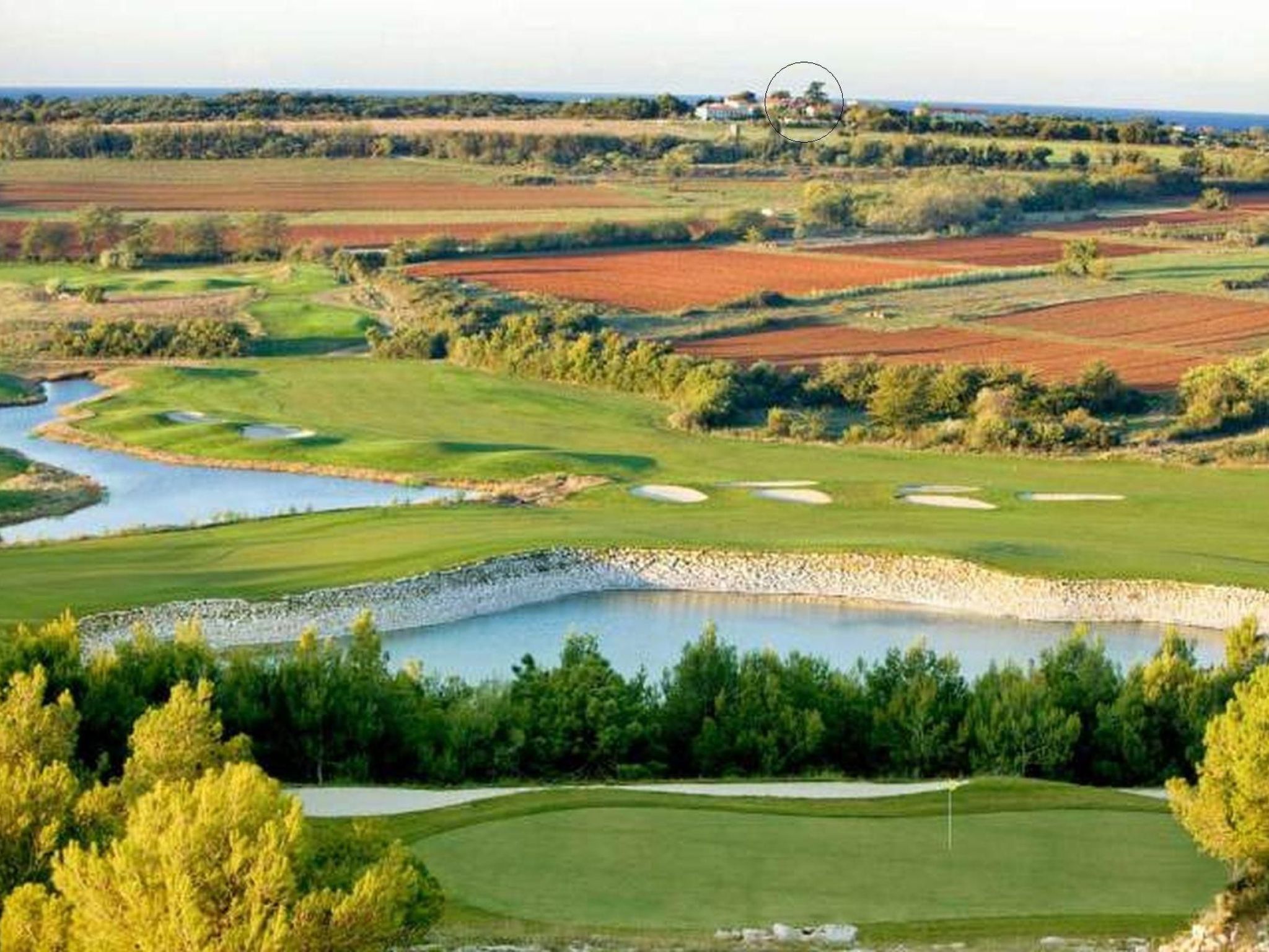 Mit beheiztem Pool und Meerblick-Inside