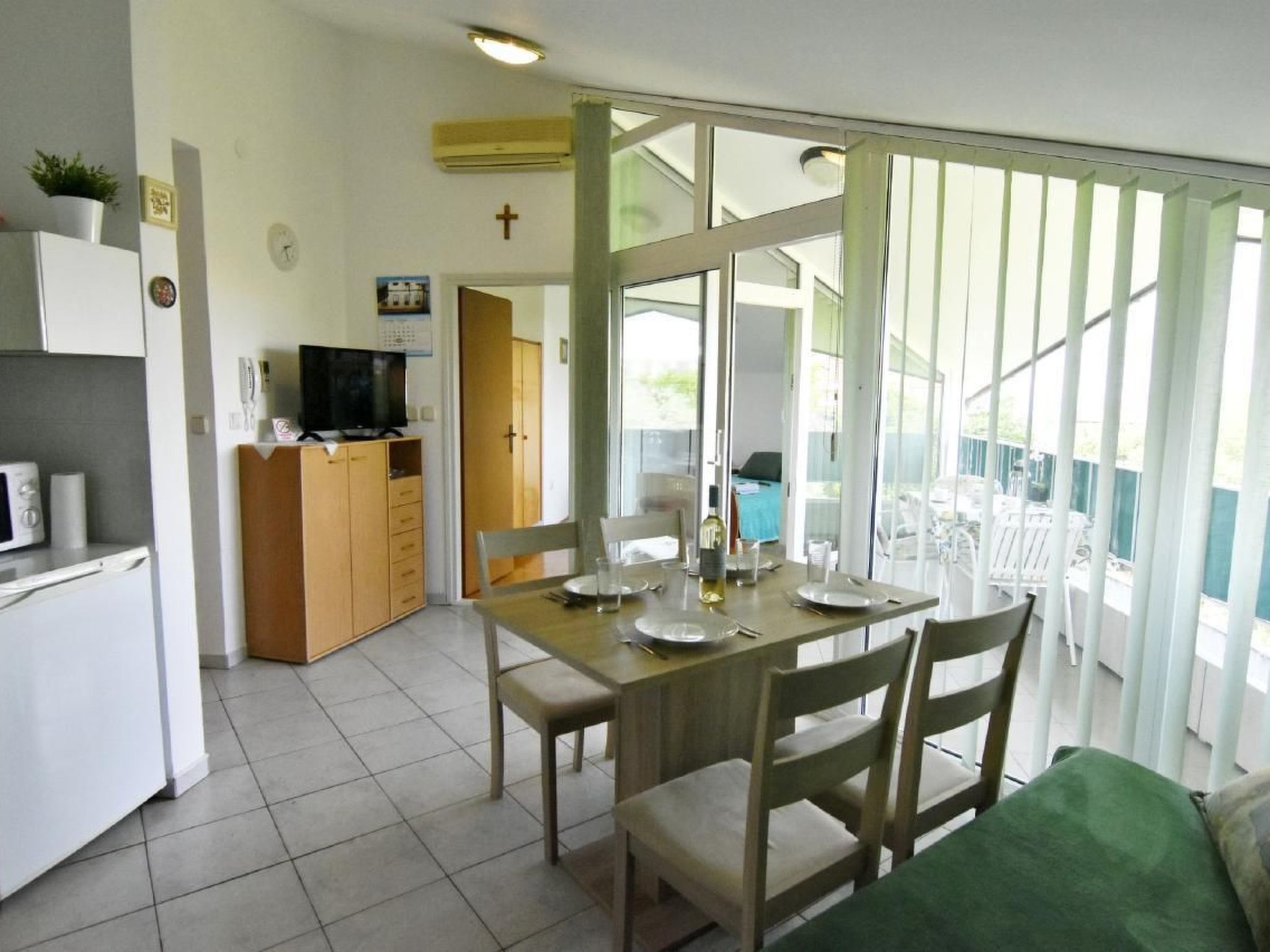 APP EVA-Image-tags.info