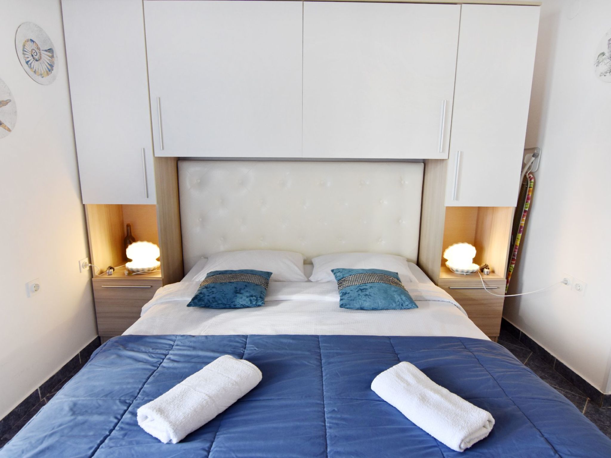 Studio TONI-Image-tags.info