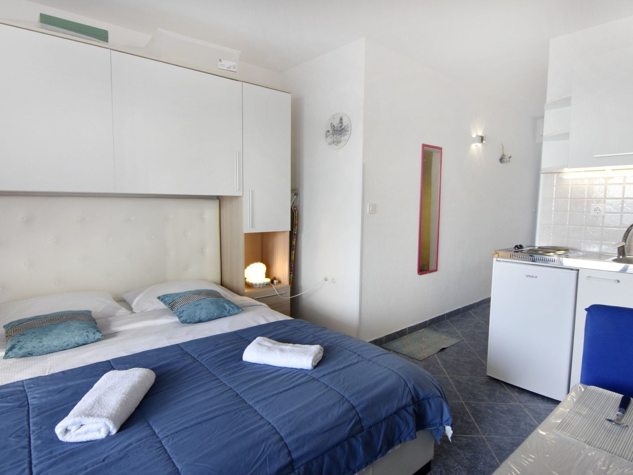 Studio TONI-Image-tags.info