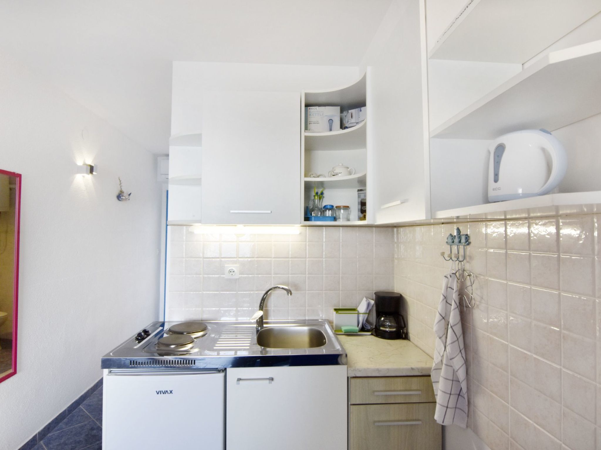 Studio TONI-Image-tags.info