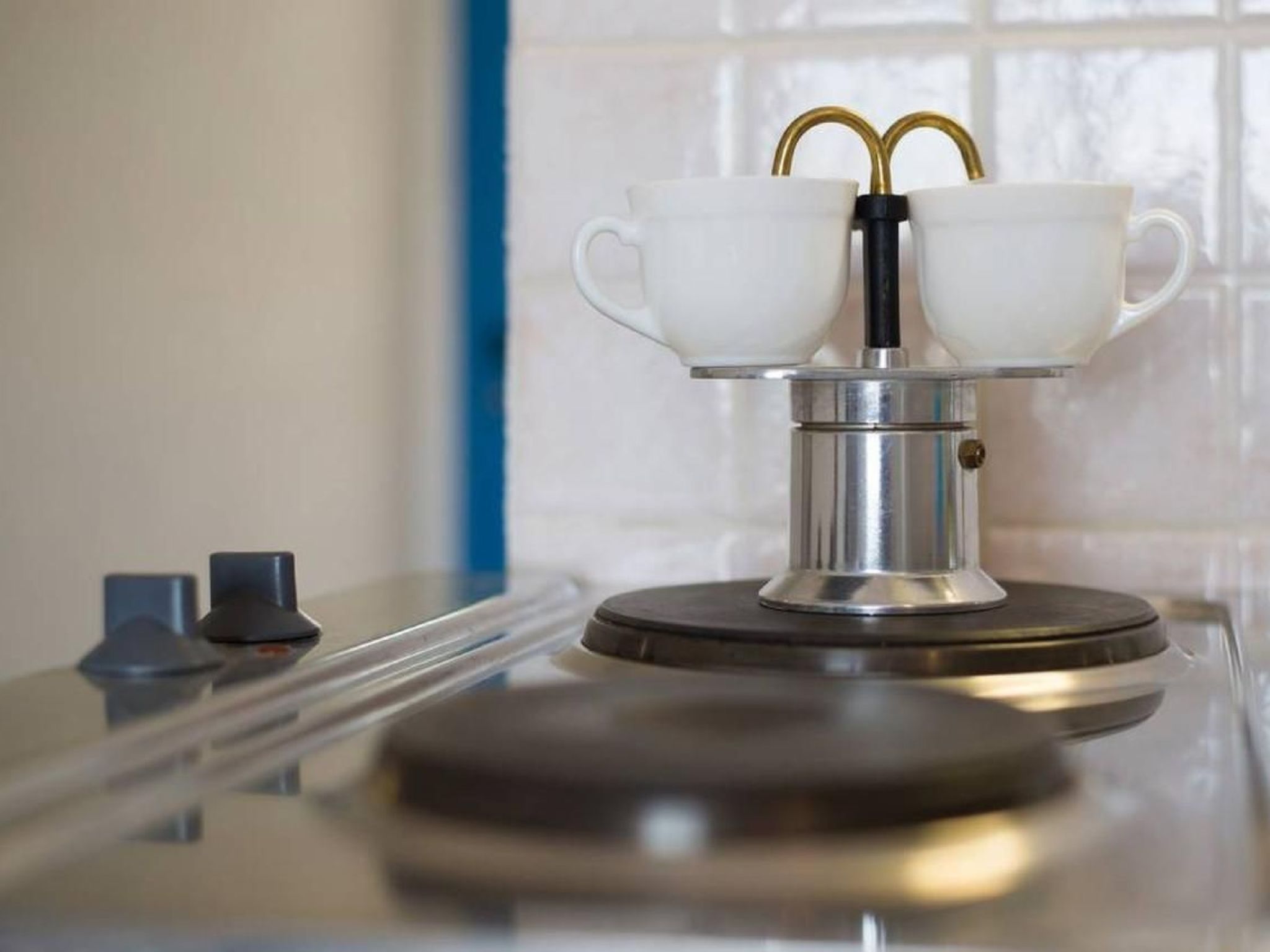 Studio TONI-Image-tags.info