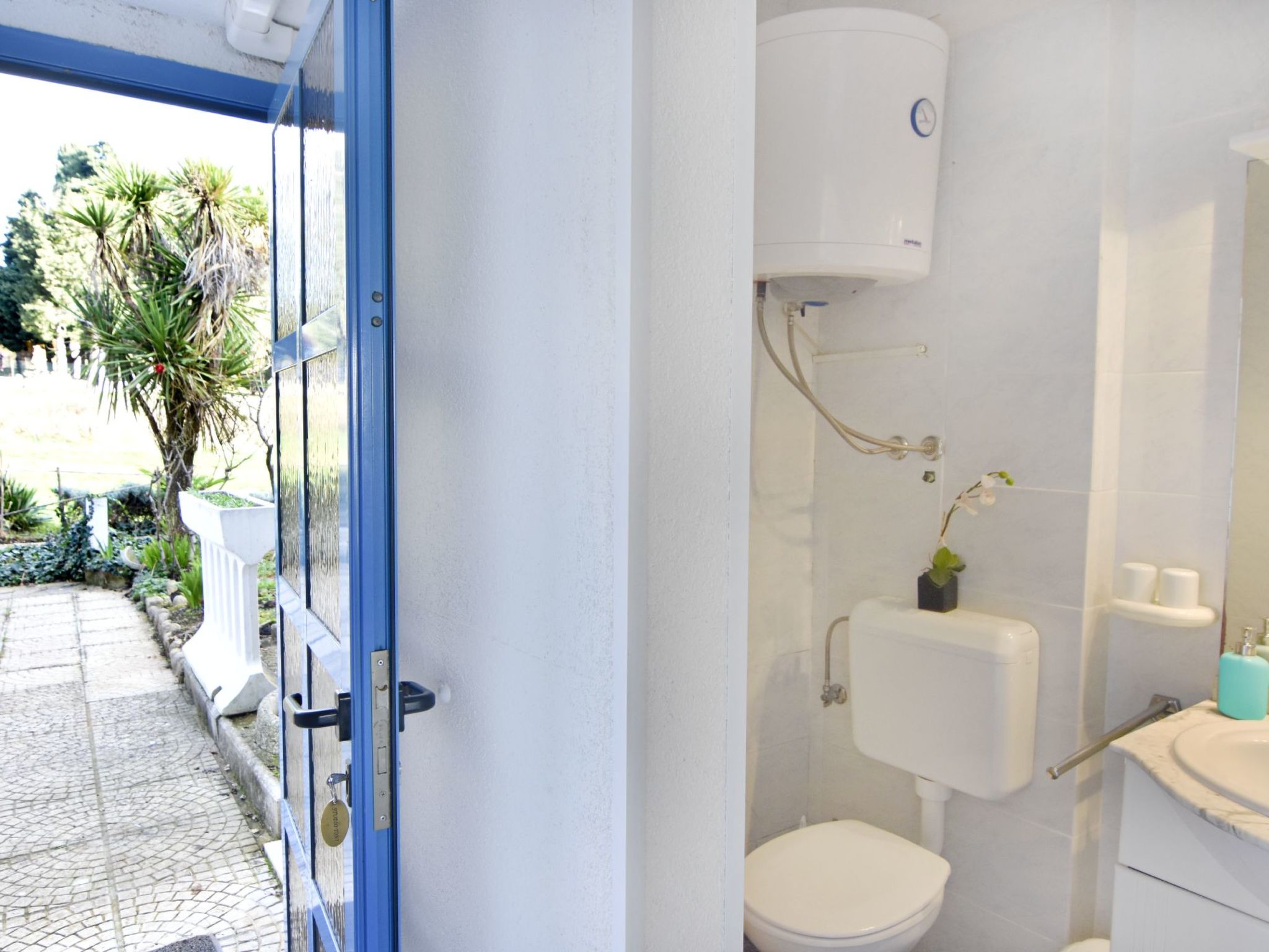 Studio TONI-Image-tags.info