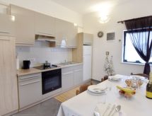 Vrijstaand vakantiehuis met terras op golfresort bij Umag, Istrië - thumbnail 4