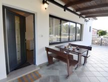 Zweizimmerwohnung mit großer Terrasse in Grupija bei Umag