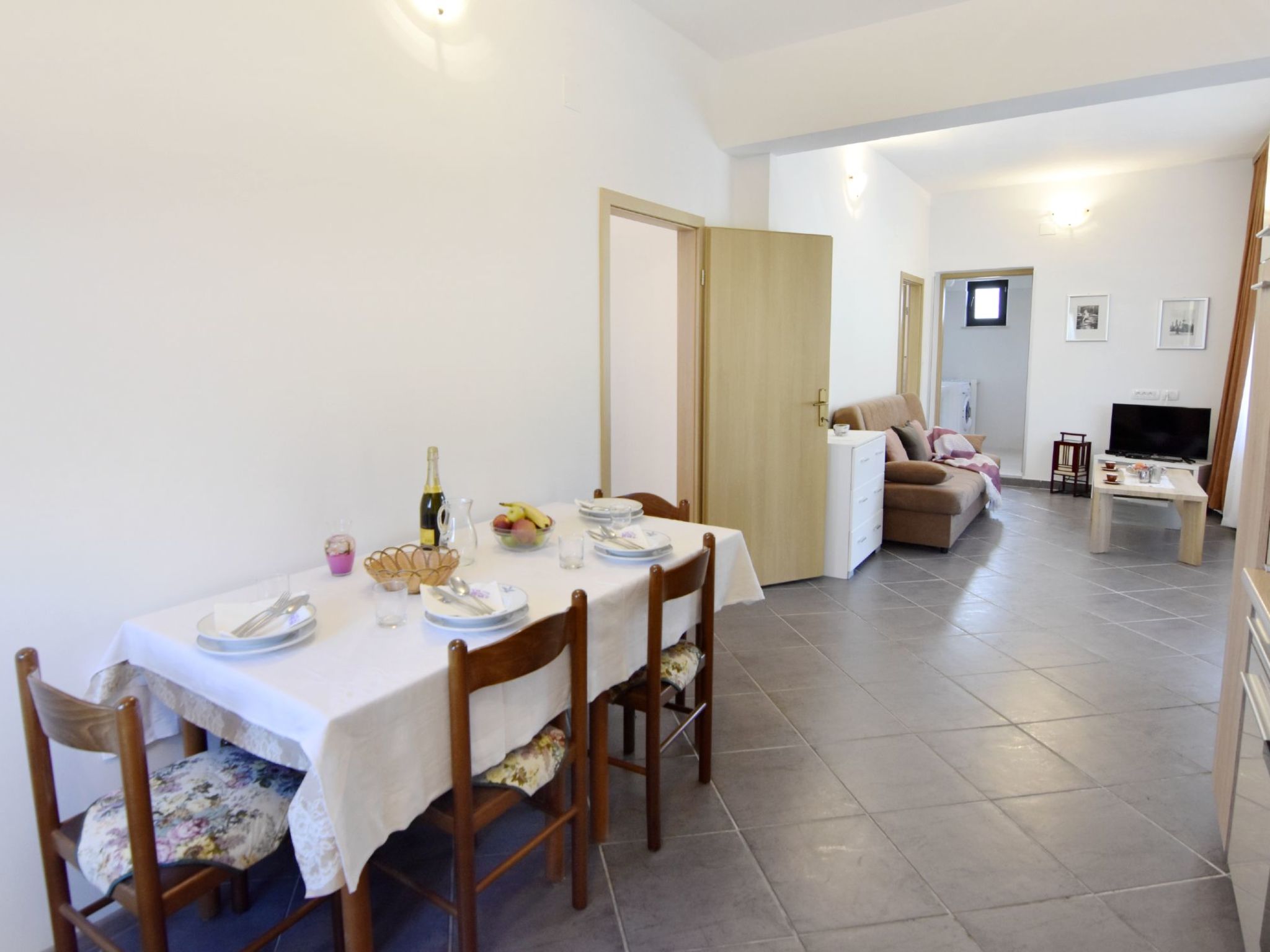 Zweizimmerwohnung mit großer Terrasse in Grupija bei Umag-Binnen