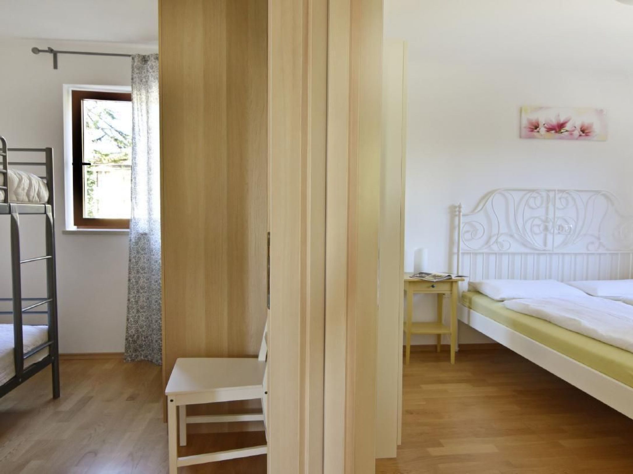 Elia 3-Image-tags.info