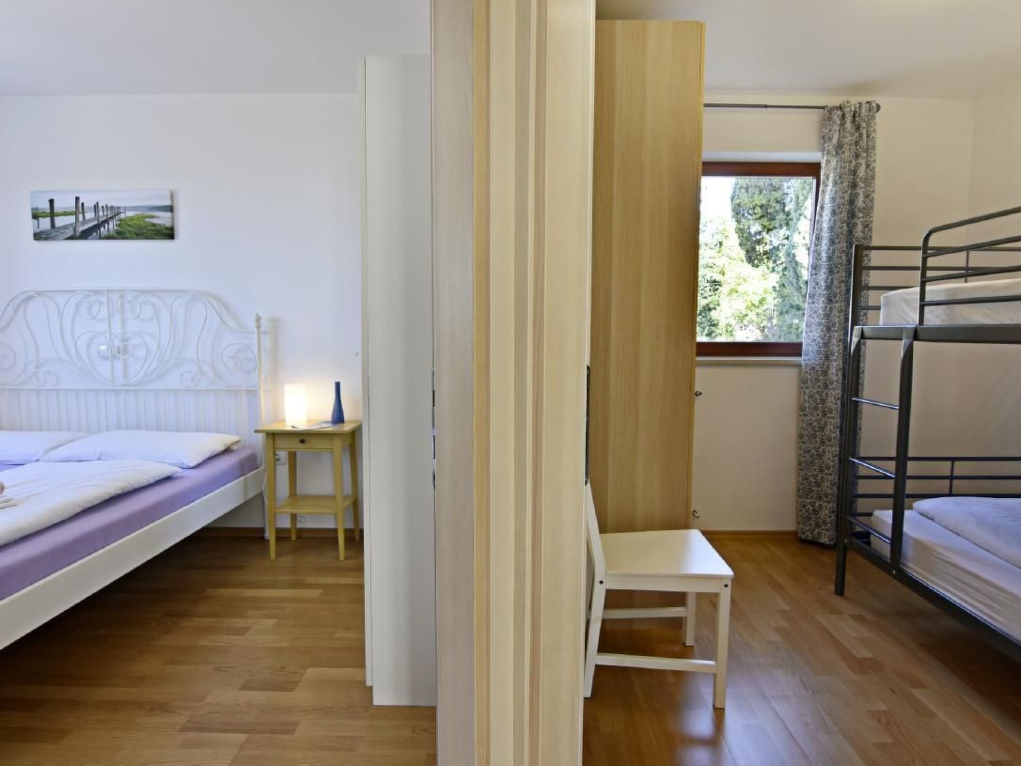 Elia 4-Image-tags.info