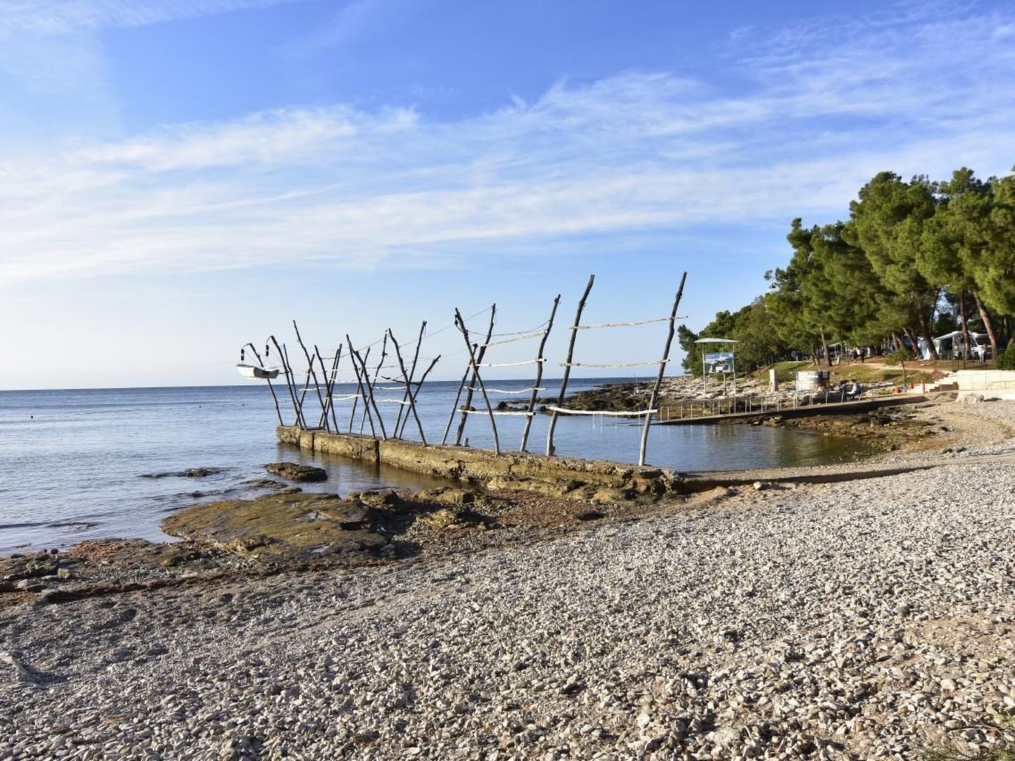 Elia 4-Image-tags.info