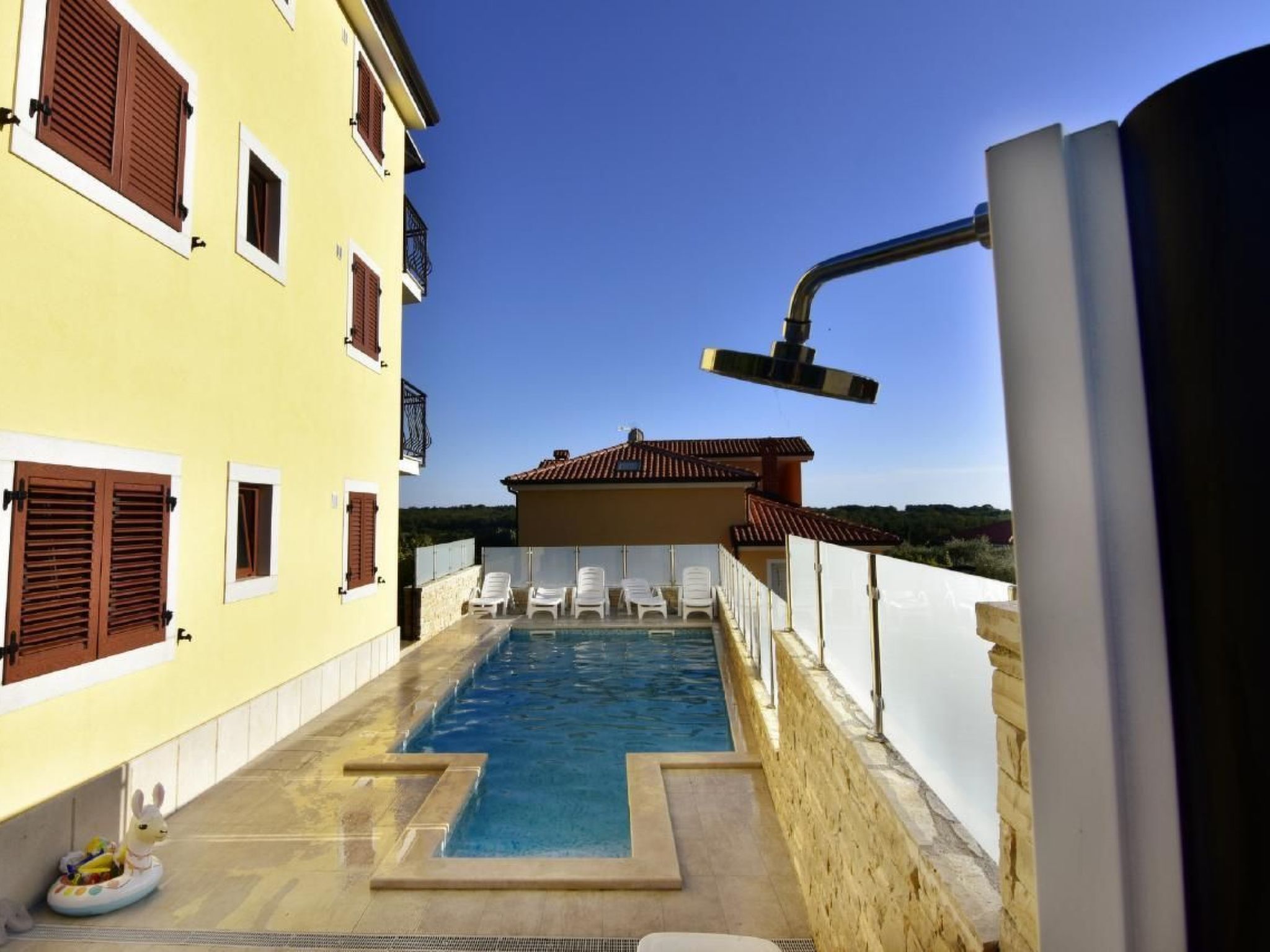 Appartement mit Blick auf das Wasser — Pool Outdoor (4 of 53)
