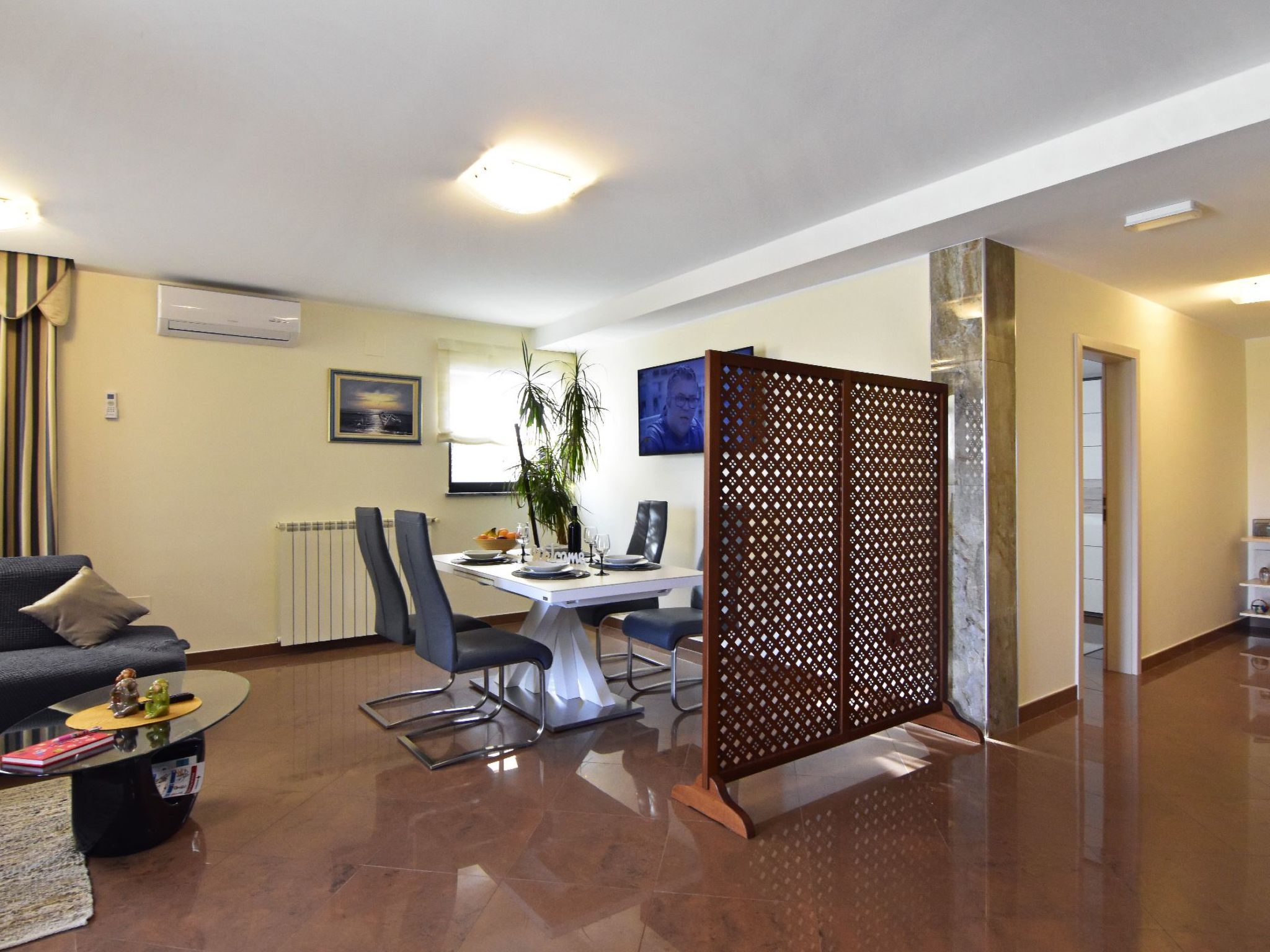 Enea 1-Image-tags.info