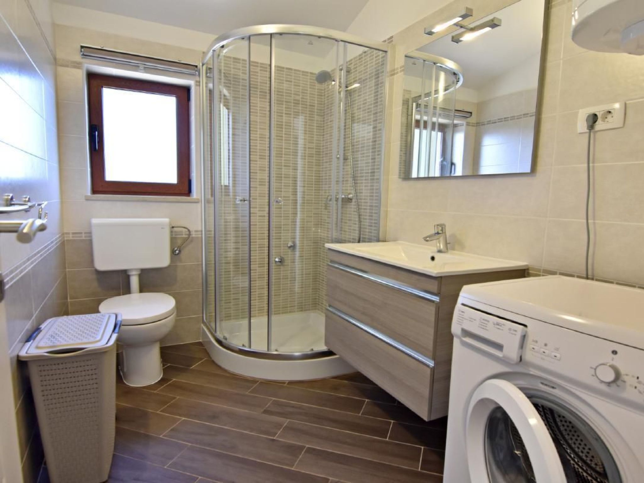 Elia 5-Image-tags.info