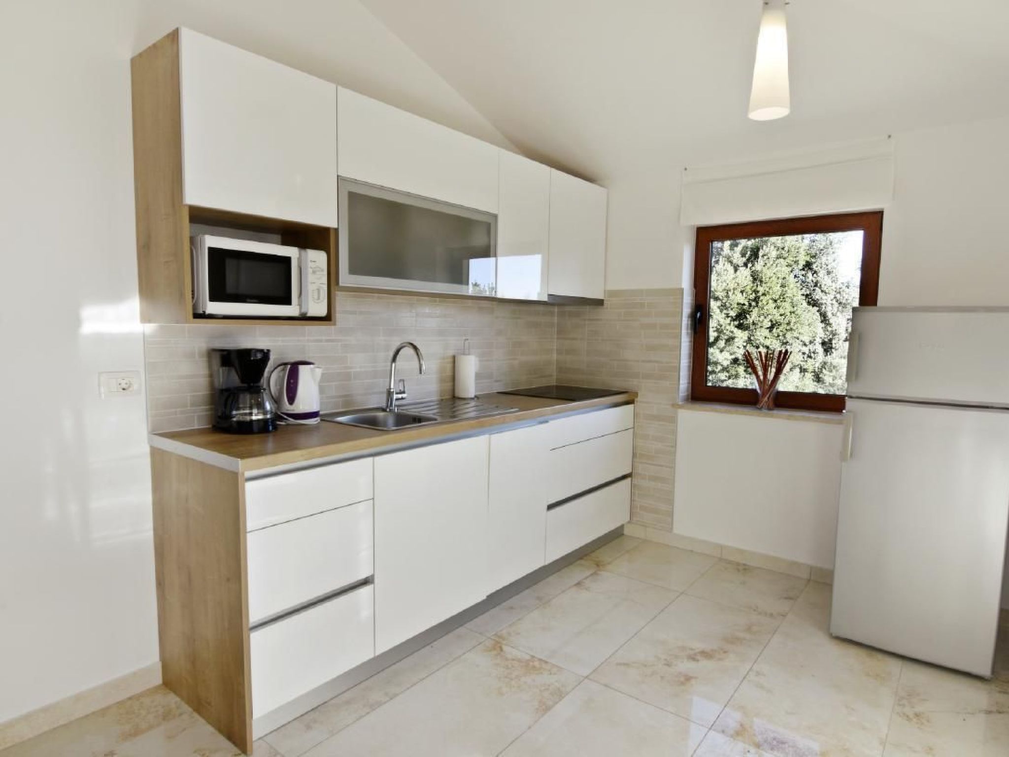 Elia 5-Image-tags.info