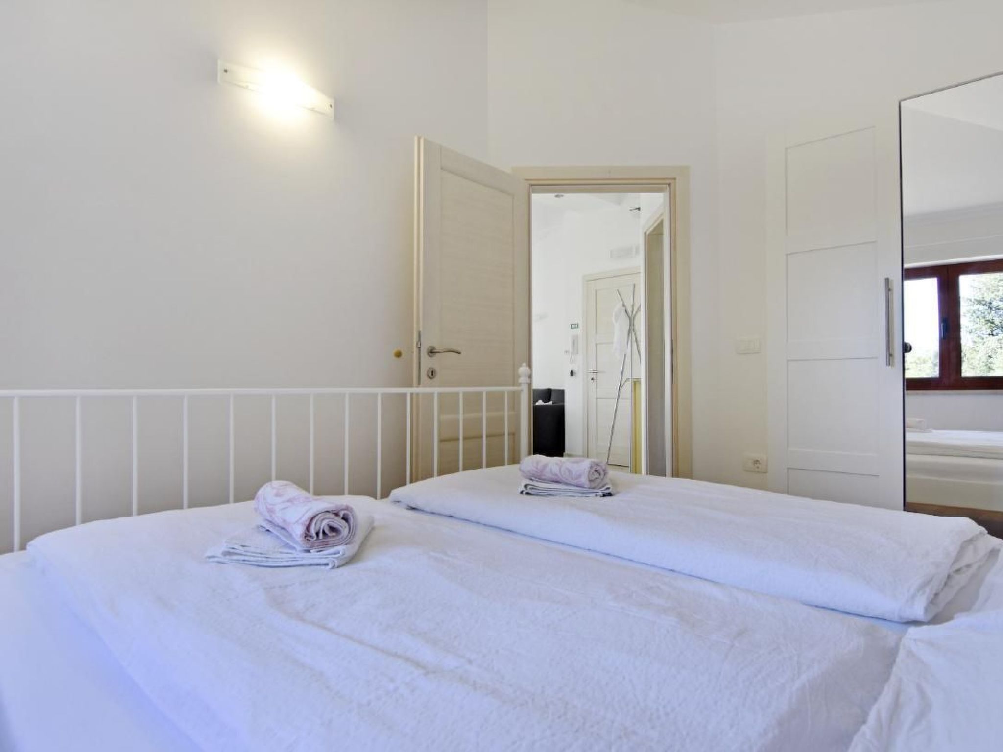 Elia 5-Image-tags.info