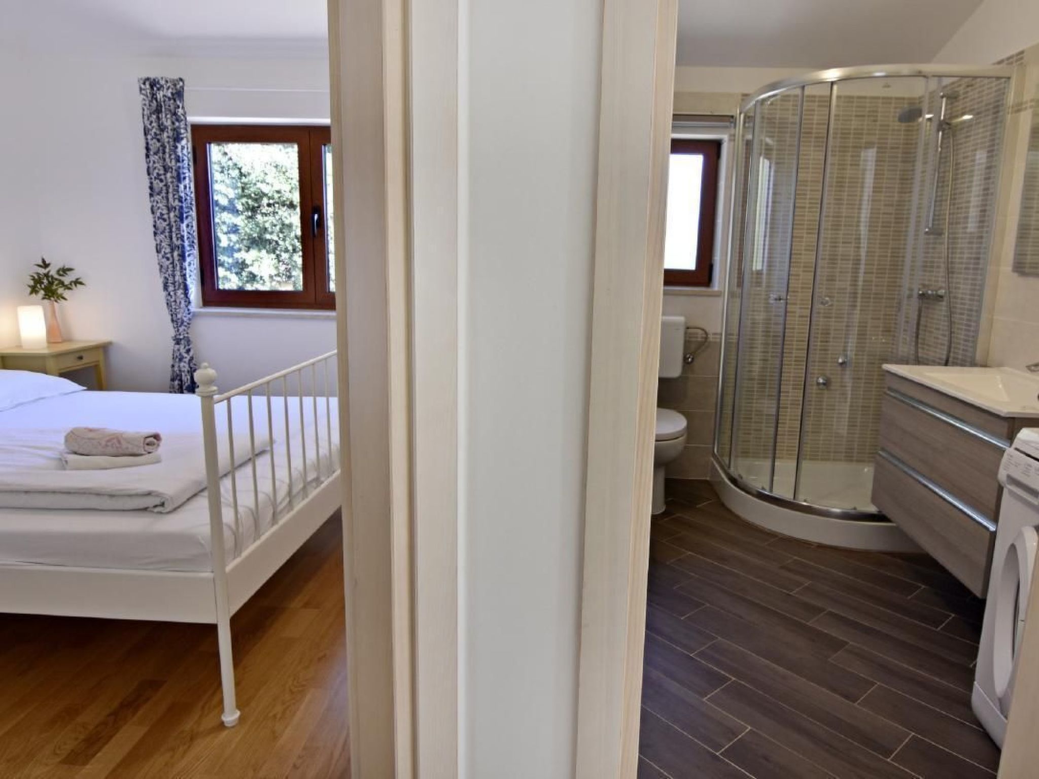 Elia 5-Image-tags.info