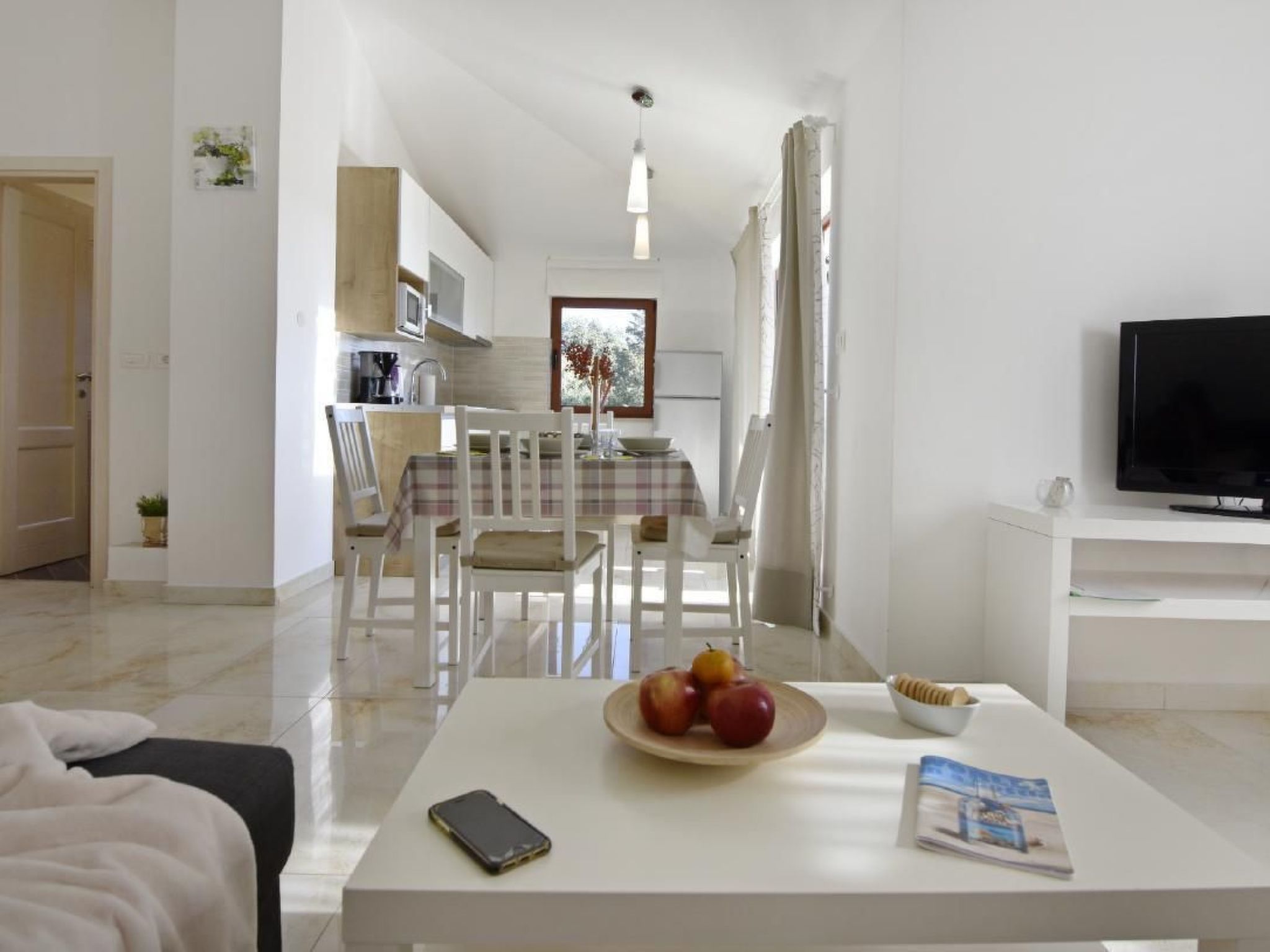 Elia 5-Image-tags.info