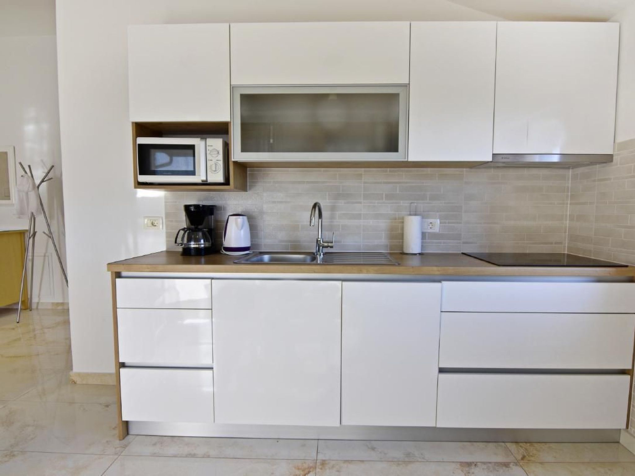 Elia 5-Image-tags.info