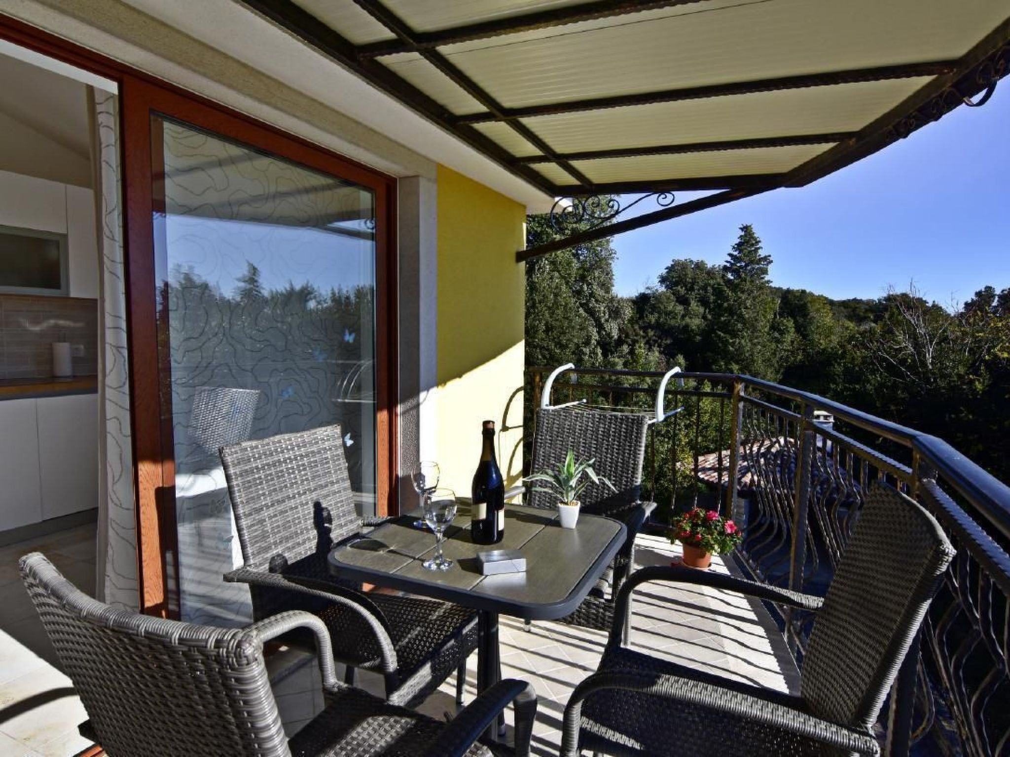 Elia 5-Image-tags.info