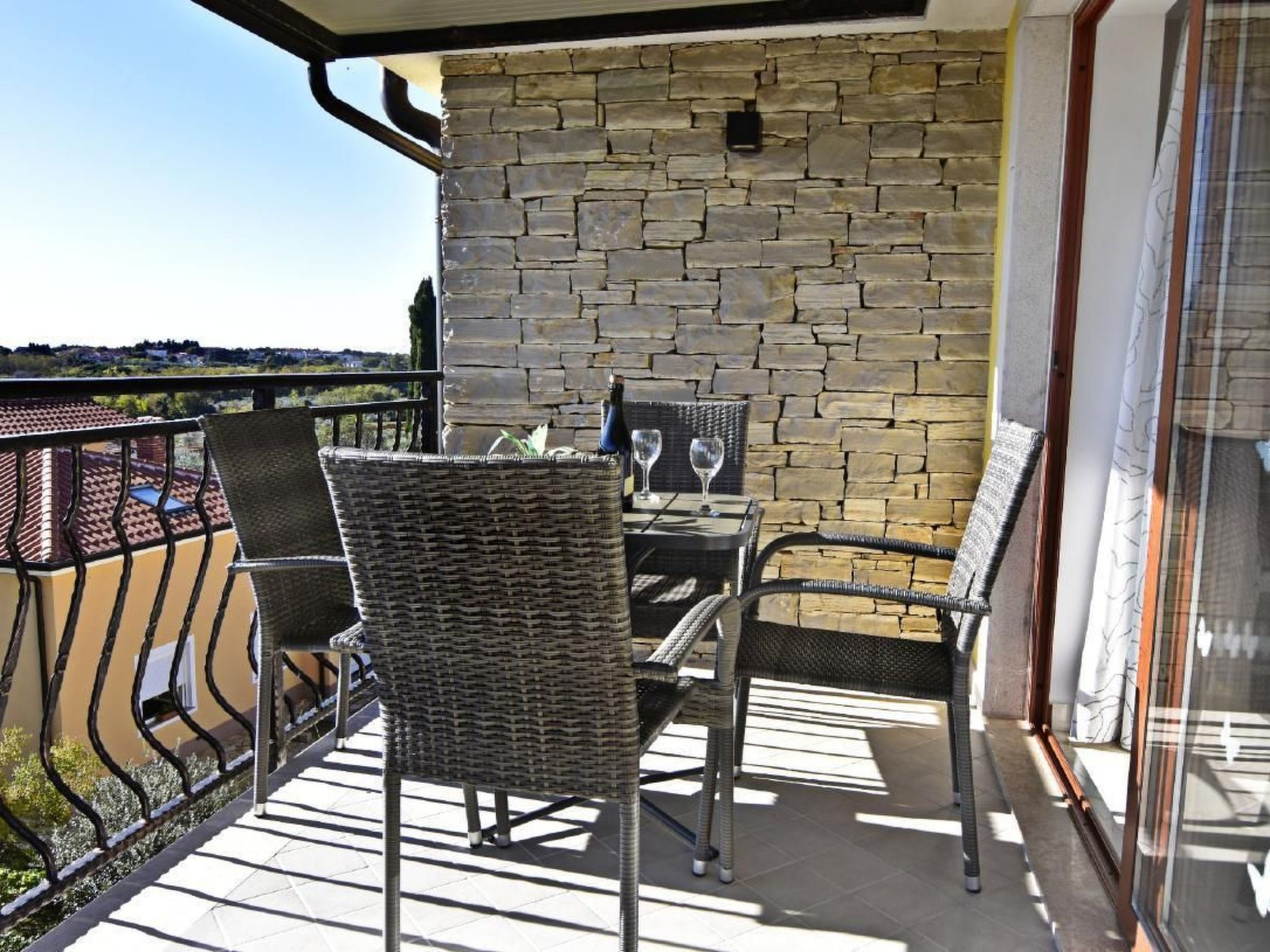 Elia 5-Image-tags.info