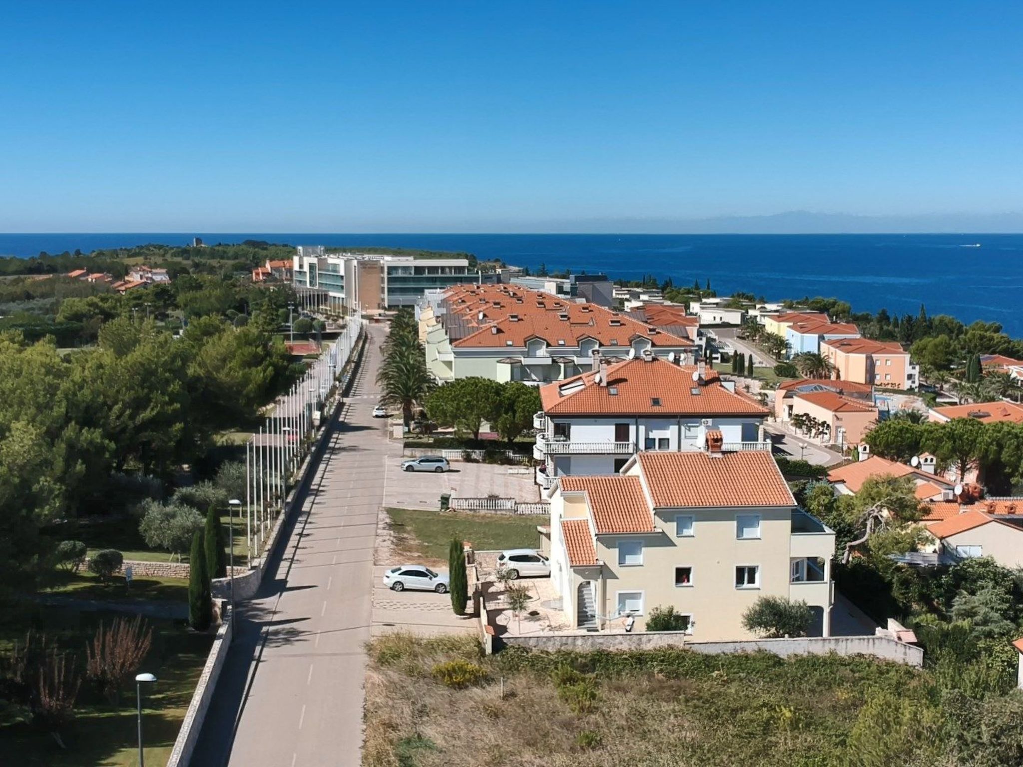 Villa del Golfo, Apartement mit Garten und Pool-Binnen